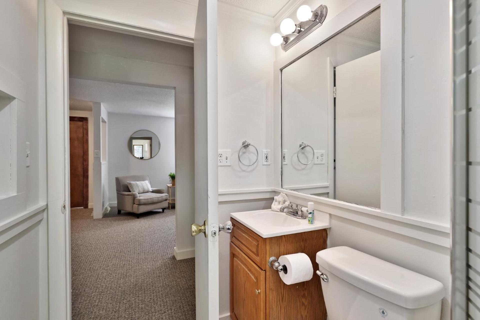 The Mendon Cottage - Charming Vermont Home Close to Pico, Ski Rental Deals!