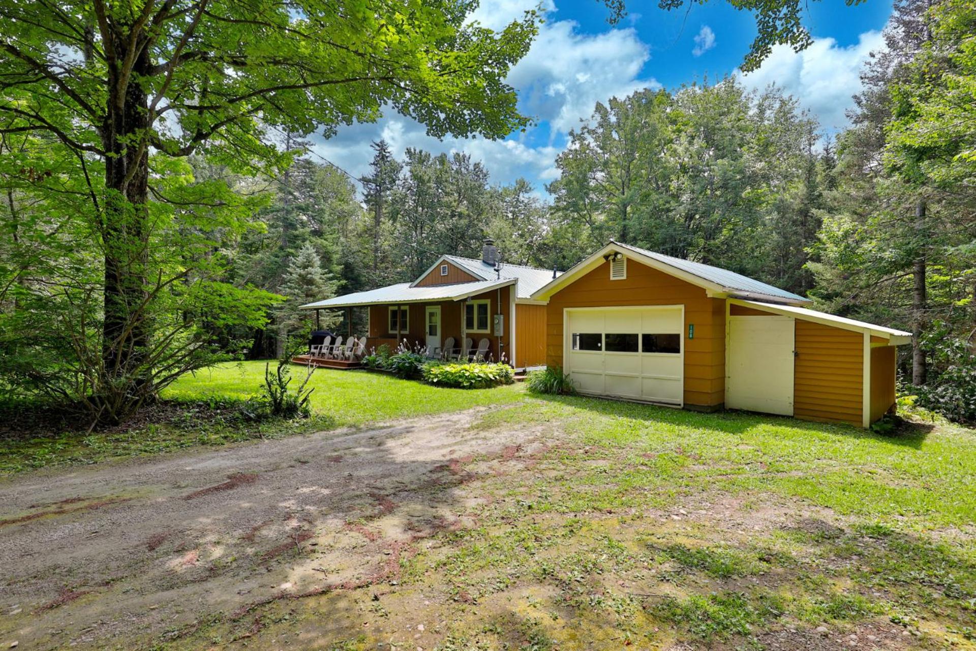 The Mendon Cottage - Charming Vermont Home Close to Pico, Ski Rental Deals!