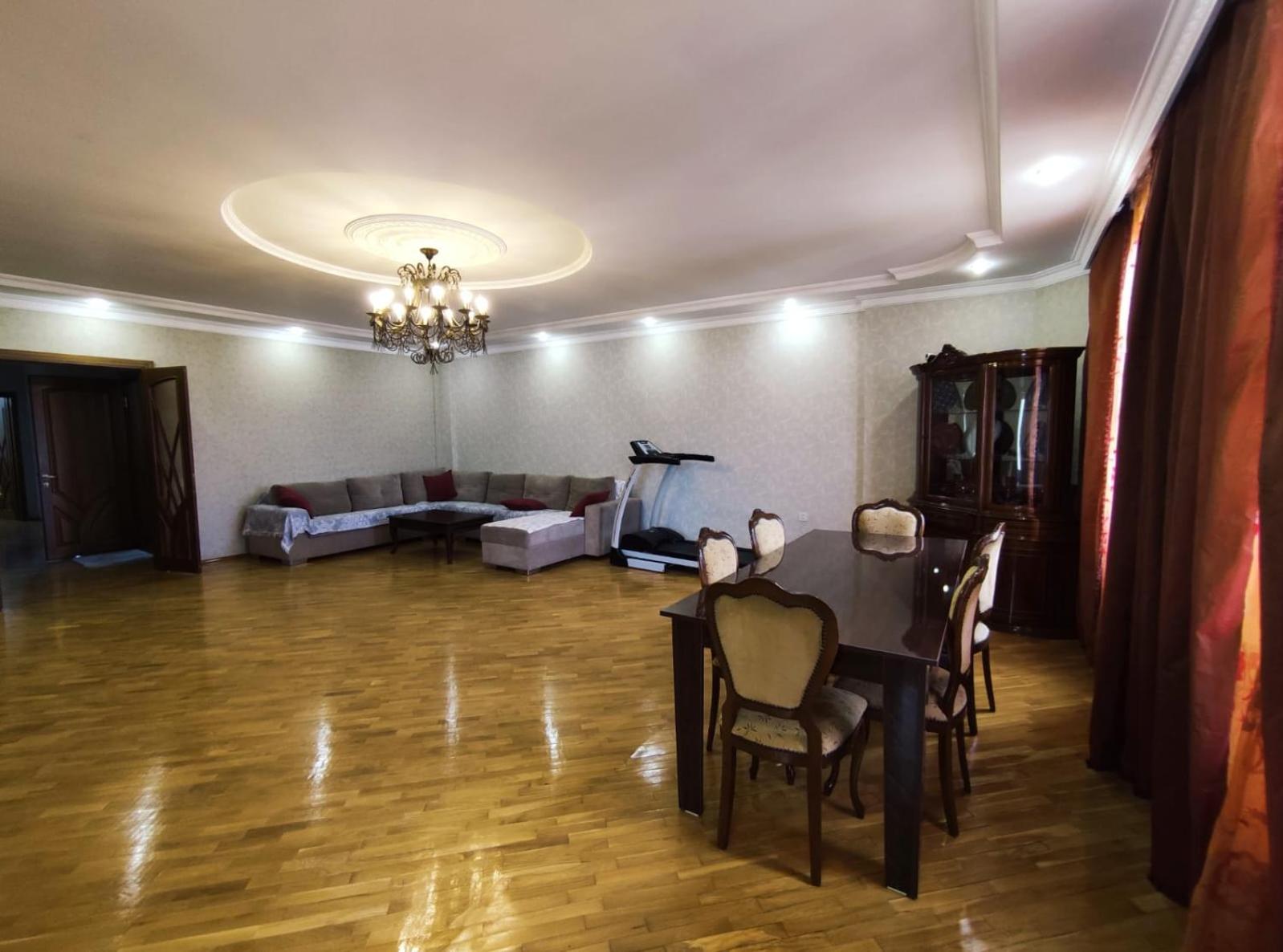 Spacious and Comfortable 3-Room Apartment ,Prime Central Location