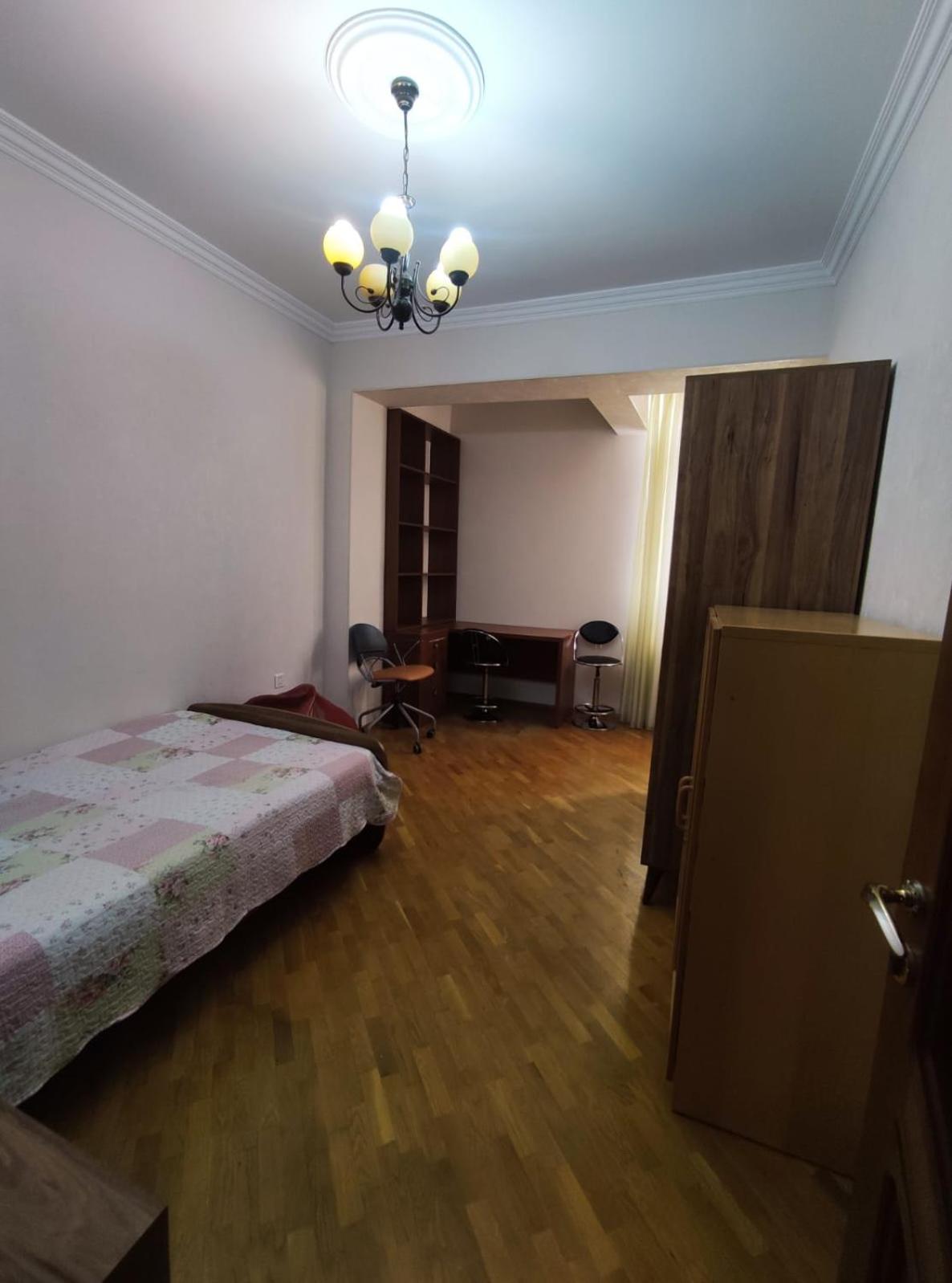 Spacious and Comfortable 3-Room Apartment ,Prime Central Location