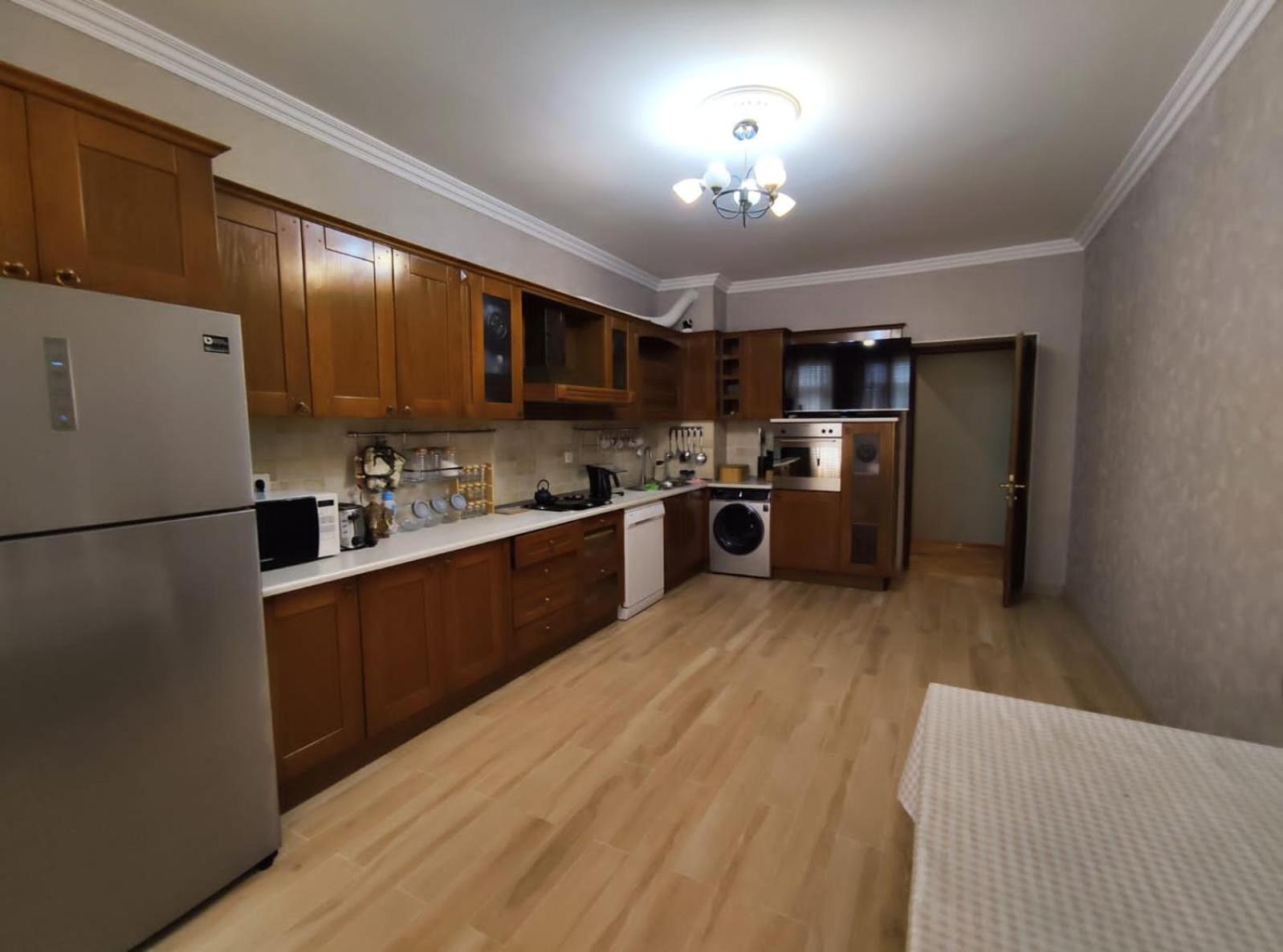 Spacious and Comfortable 3-Room Apartment ,Prime Central Location