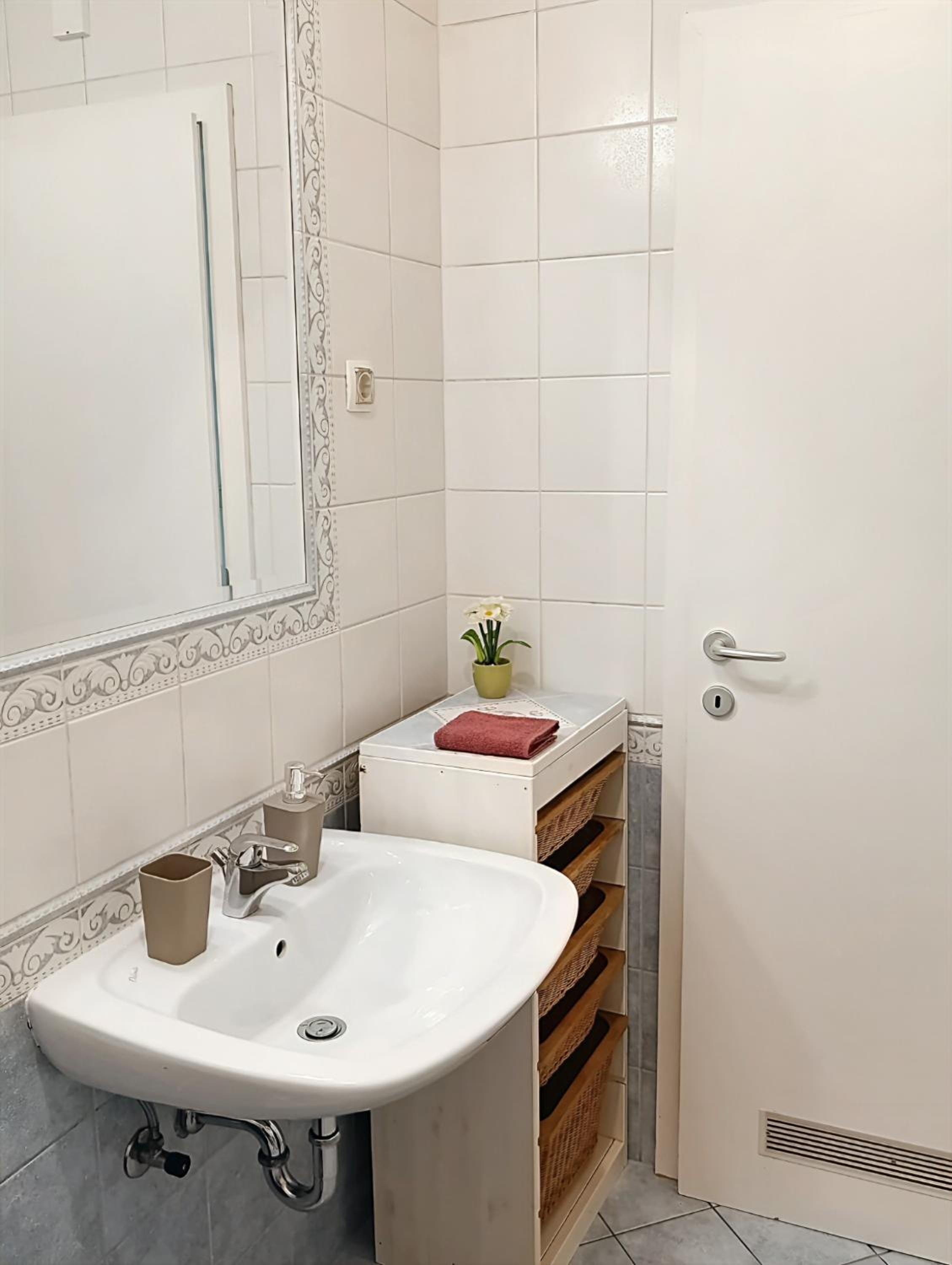Cozy and affordable apartment! view 2