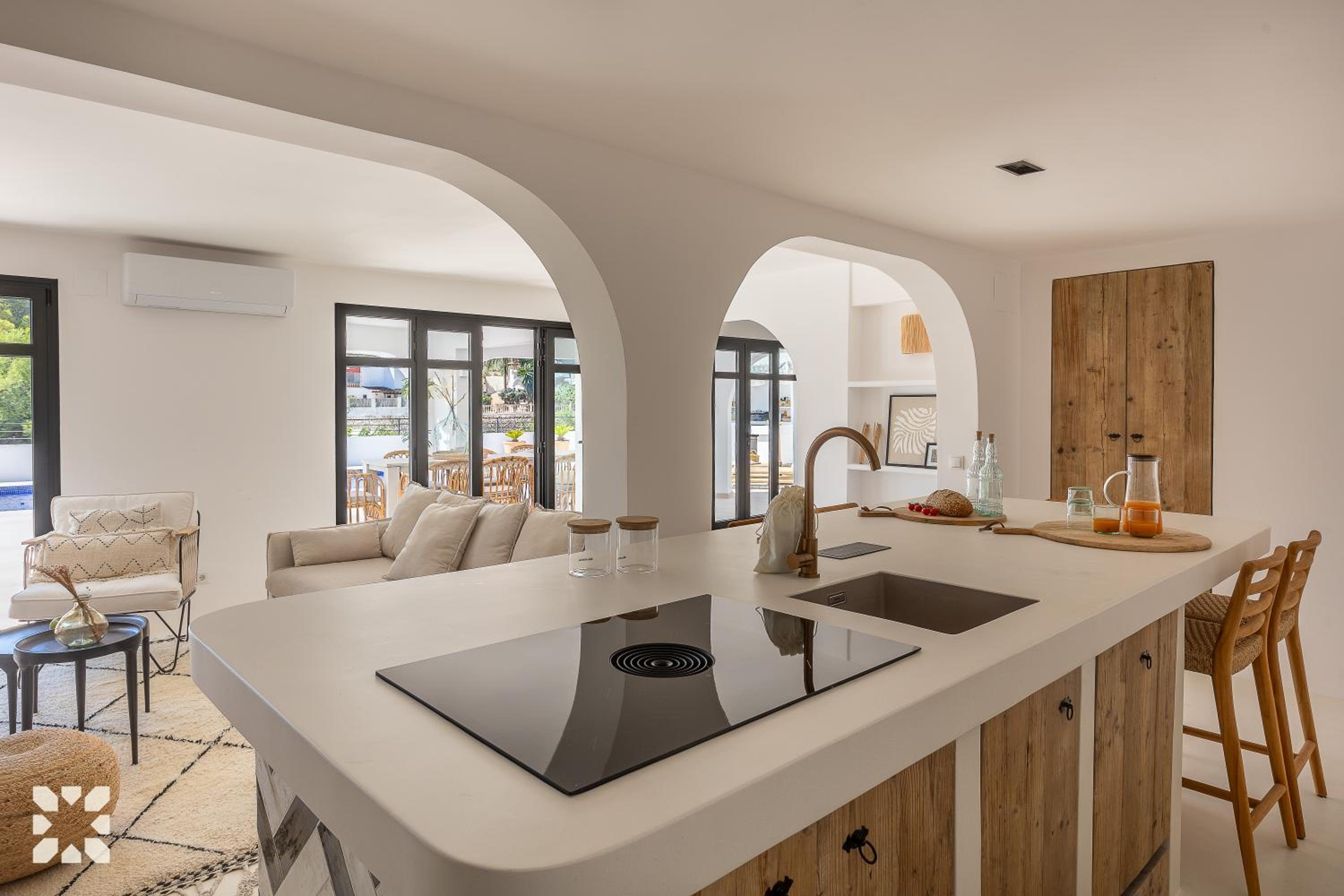 Villa Casa Blanc by Abahana Villas