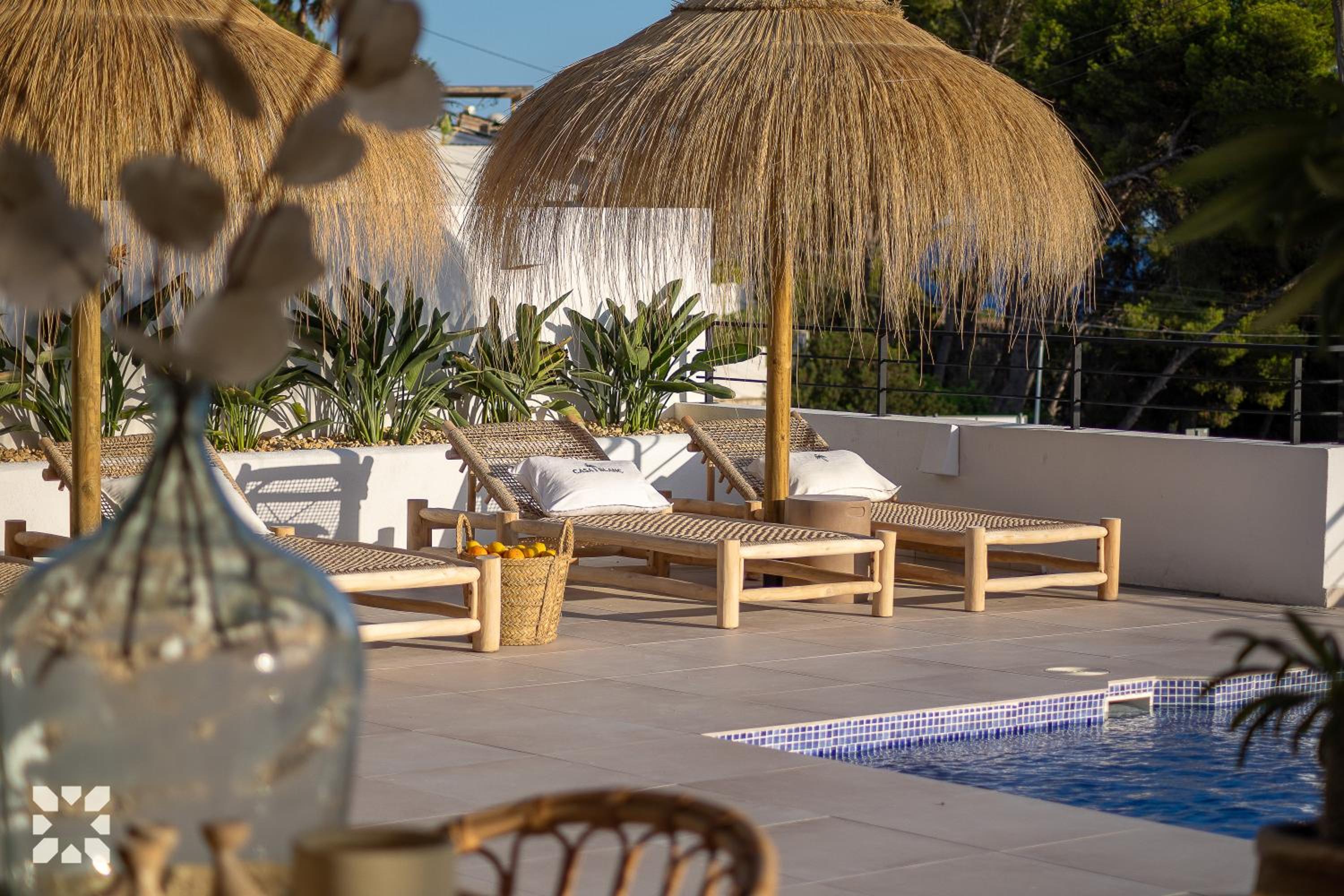 Villa Casa Blanc by Abahana Villas