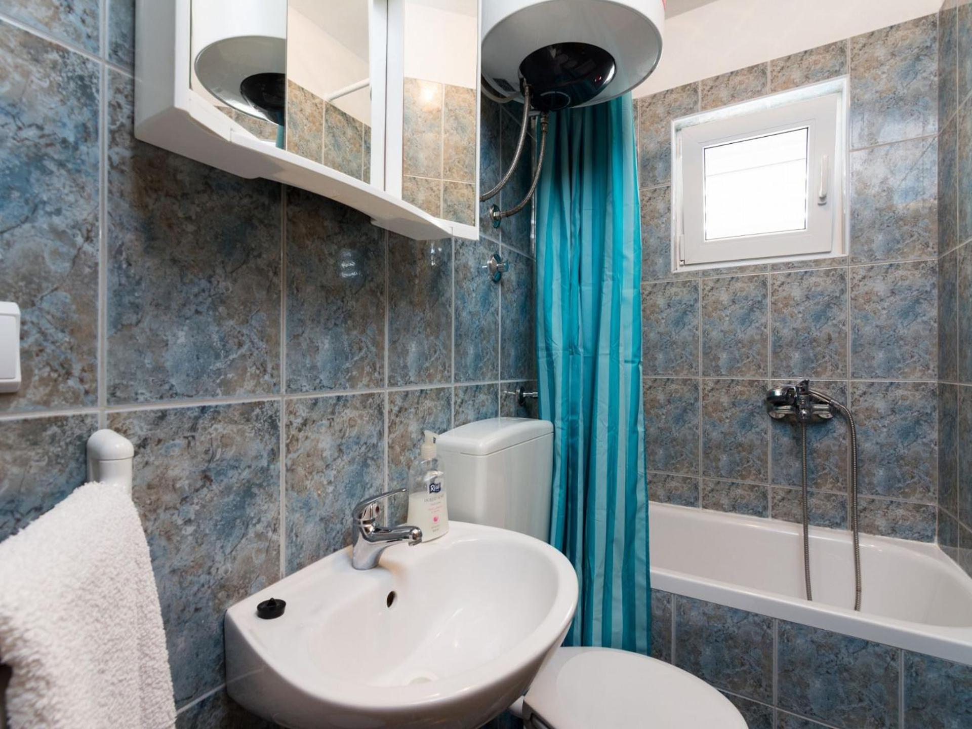 Apartments Miranda en Vinišće — bathroom