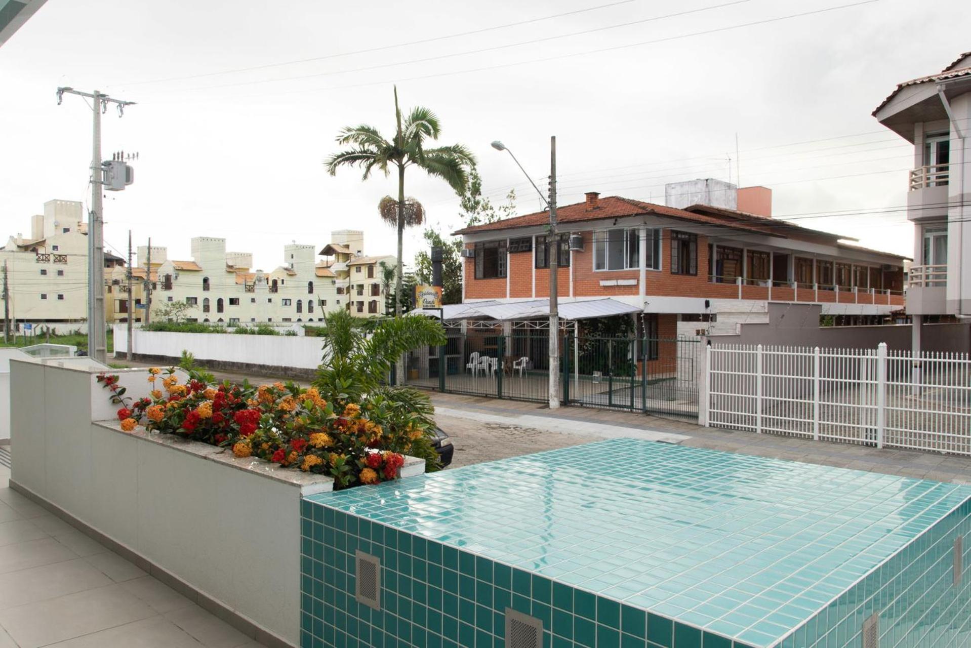 2 quadras da Praia, Piscina e Churrasqueira P1595