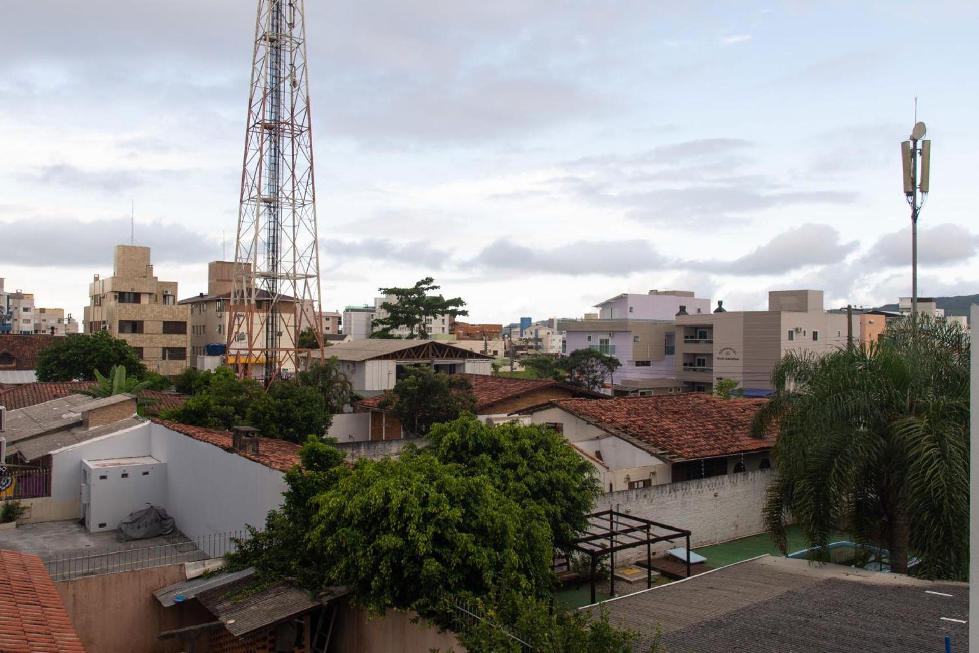 2 quadras da Praia, Piscina e Churrasqueira P1595