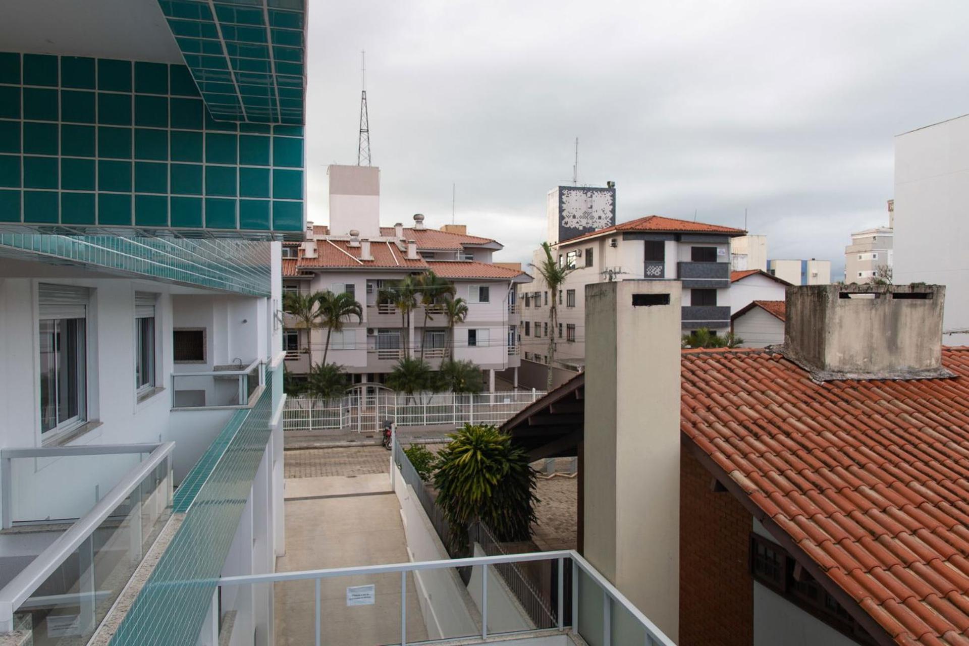 2 quadras da Praia, Piscina e Churrasqueira P1595