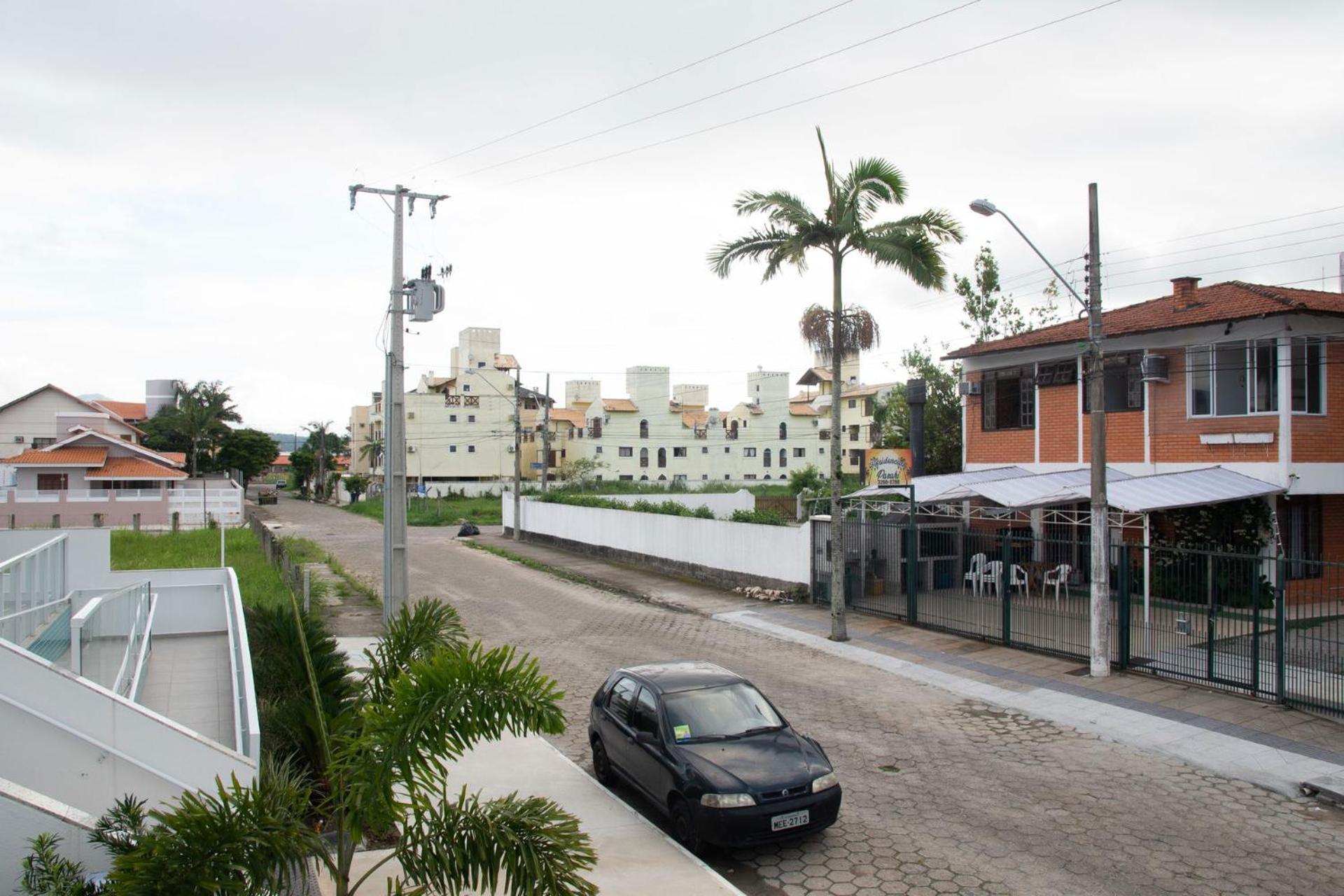 2 quadras da Praia, Piscina e Churrasqueira P1595