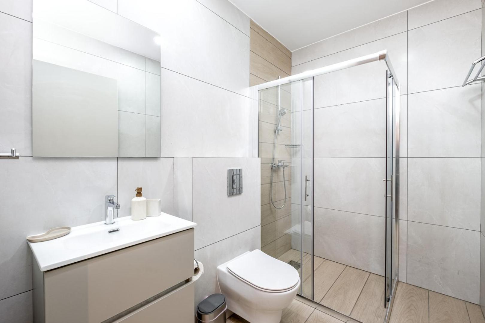 Platinum 77 VII Apartments