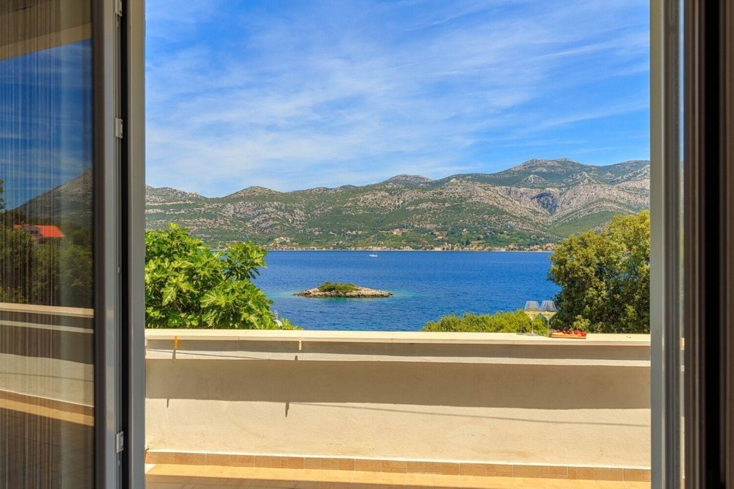 Apartments Mari en Korčula — balance & terrace
