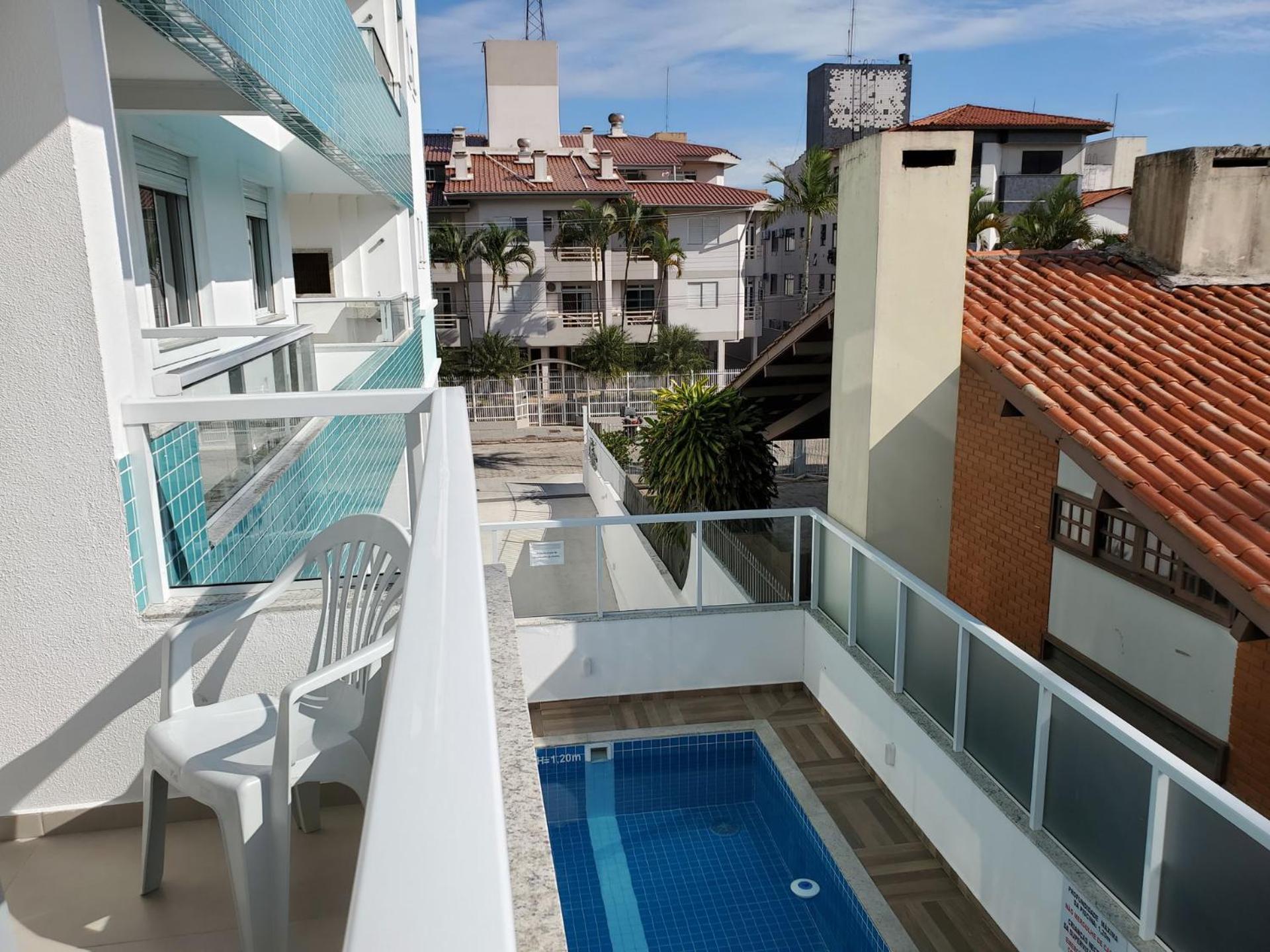 2 quadras da Praia, Piscina e Churrasqueira P1595
