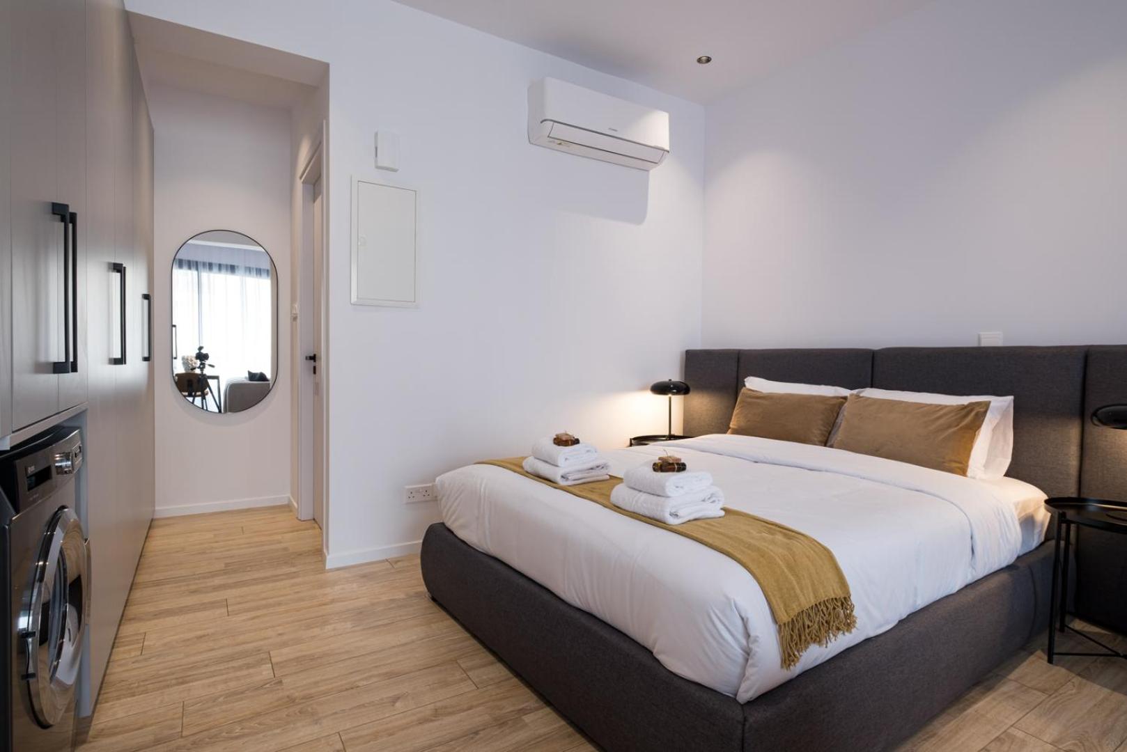 Olympia Suites VIII Studio Apartments