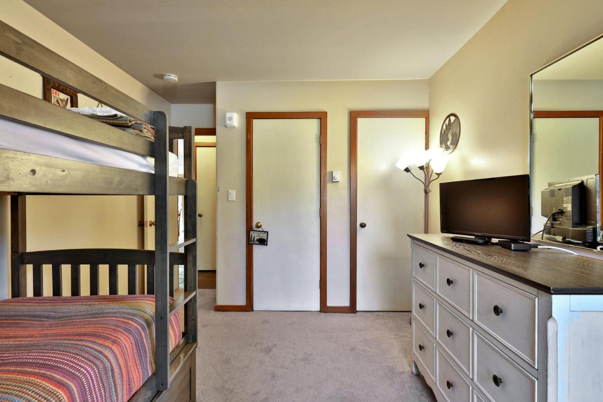 Trail Creek Vermont Ski Condos 18 - Ski Home Trail, Bus, Hot Tub, Pool view 5