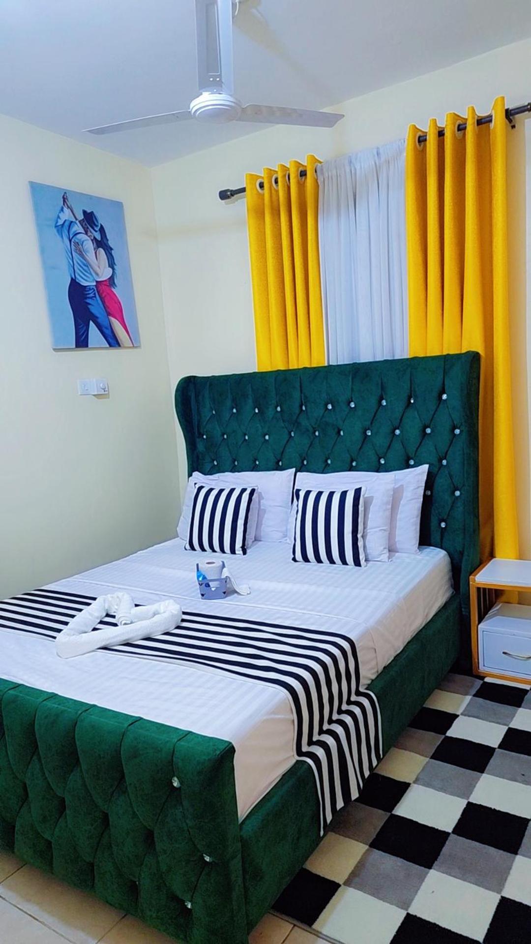Comfort Two-Bedroom Air-Bnb Apartment Mombasa Bamburi view 5