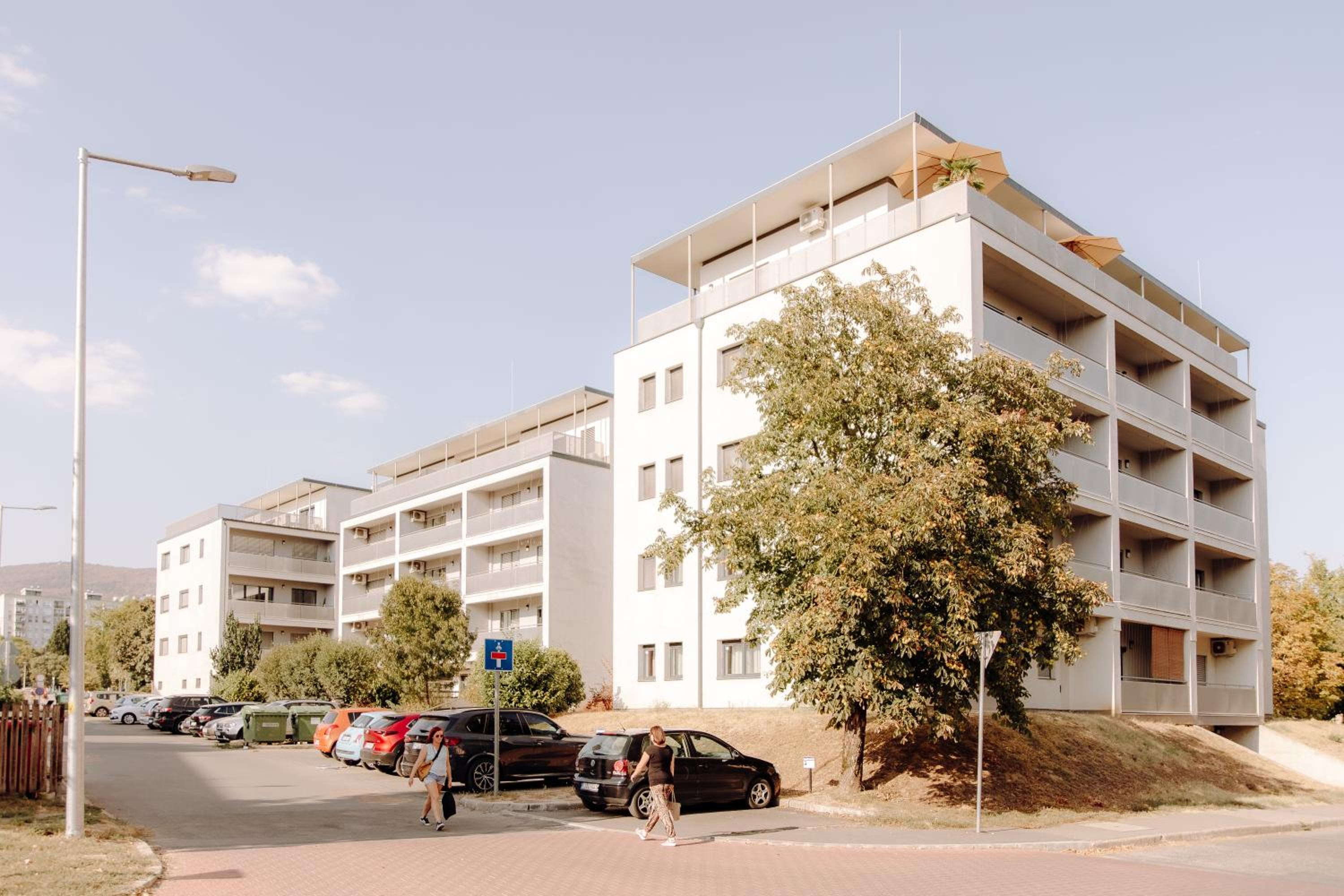 Doboz Apartments