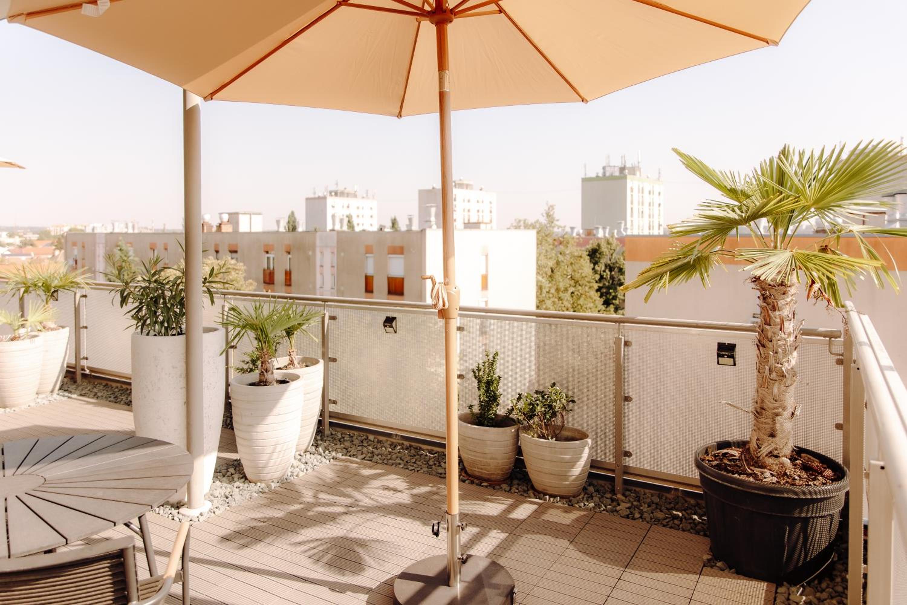 Doboz Apartments