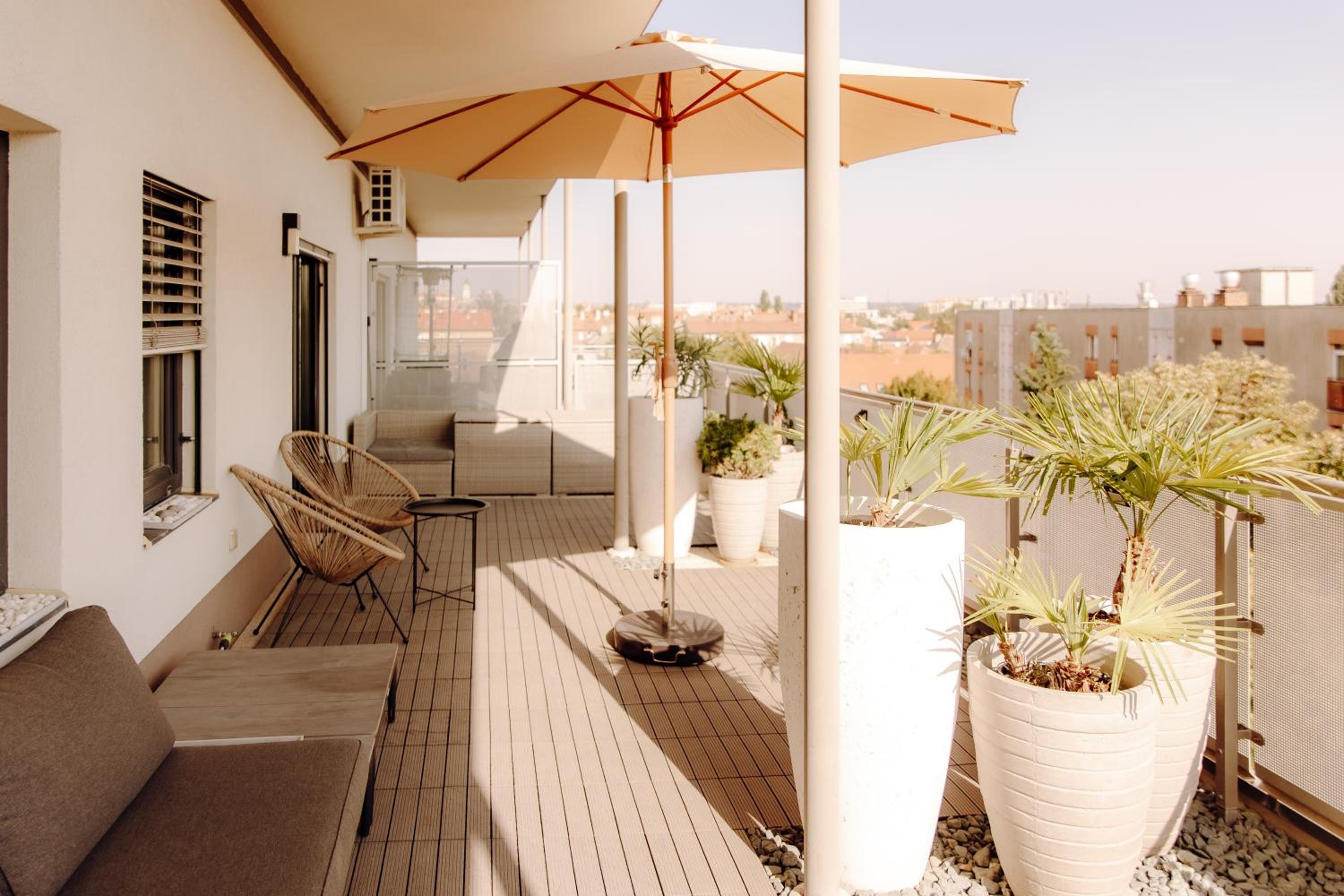 Doboz Apartments