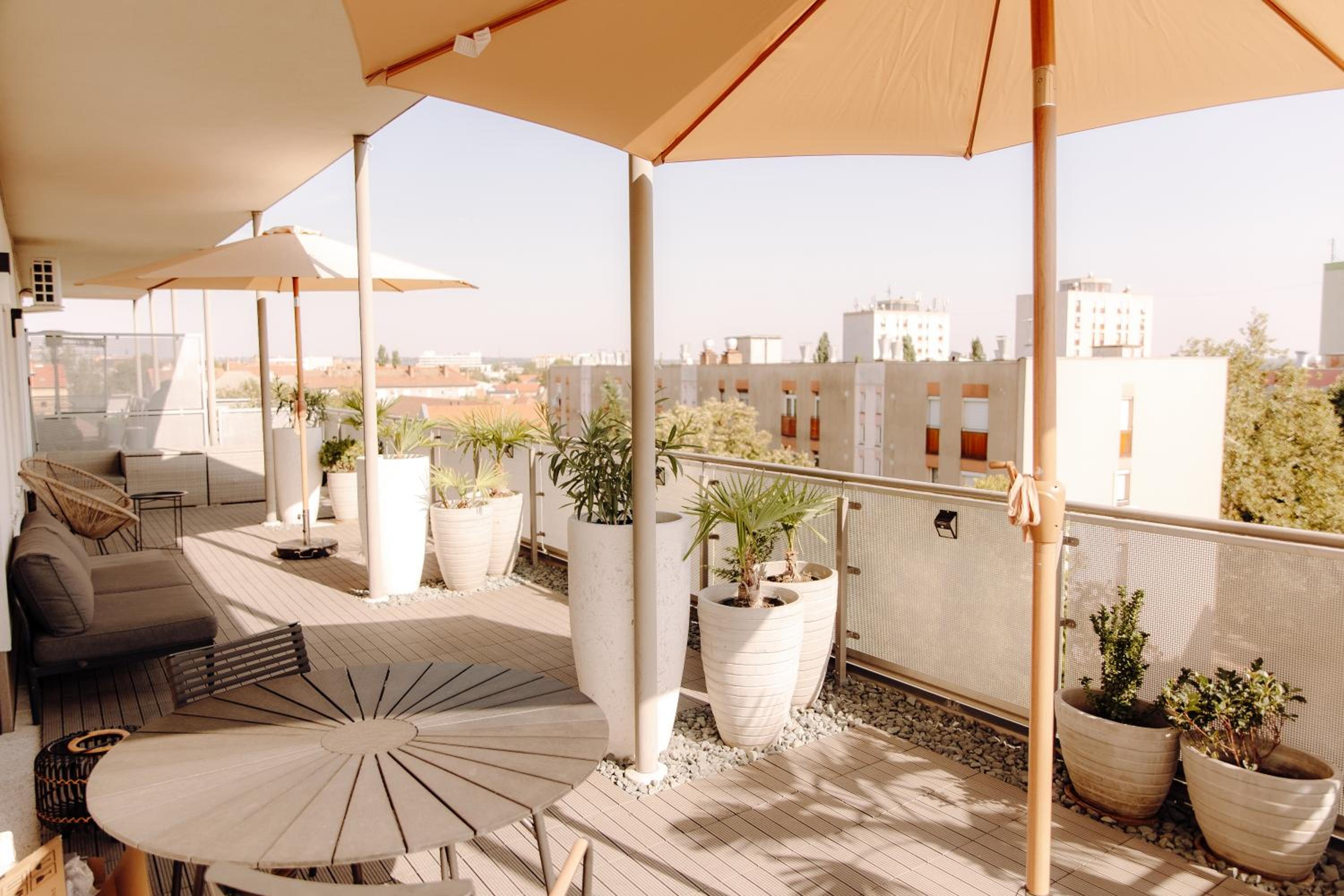 Doboz Apartments