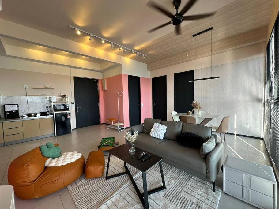 Perfect KTV Set & Netflix 3 Queen Bed Seaview photo 1