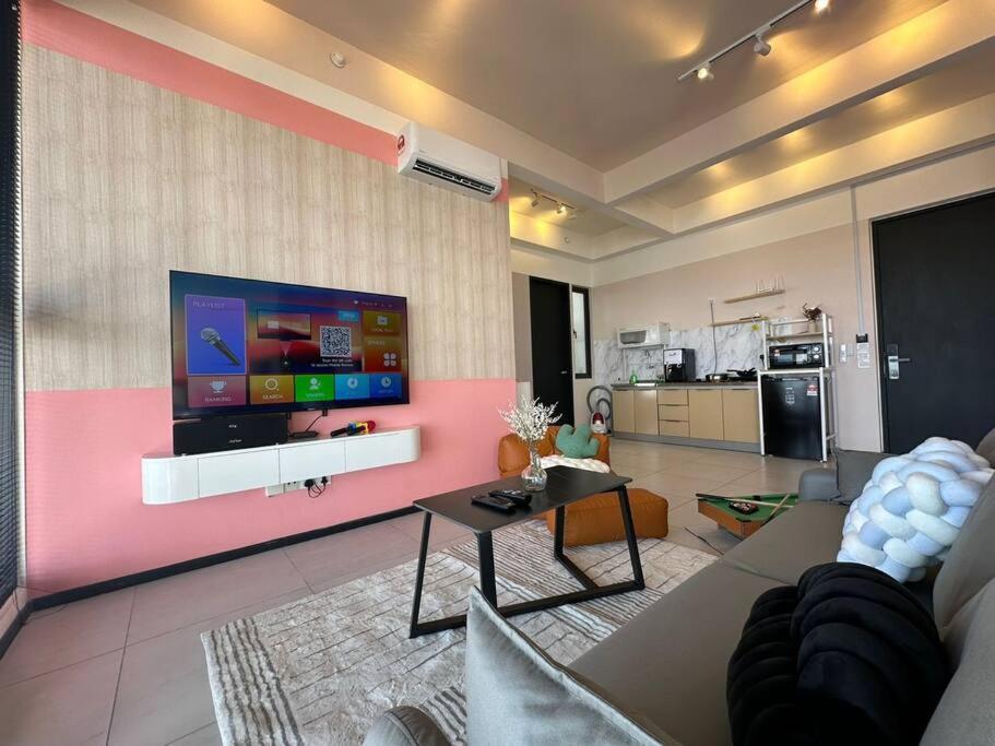 Perfect KTV Set & Netflix 3 Queen Bed Seaview photo 4