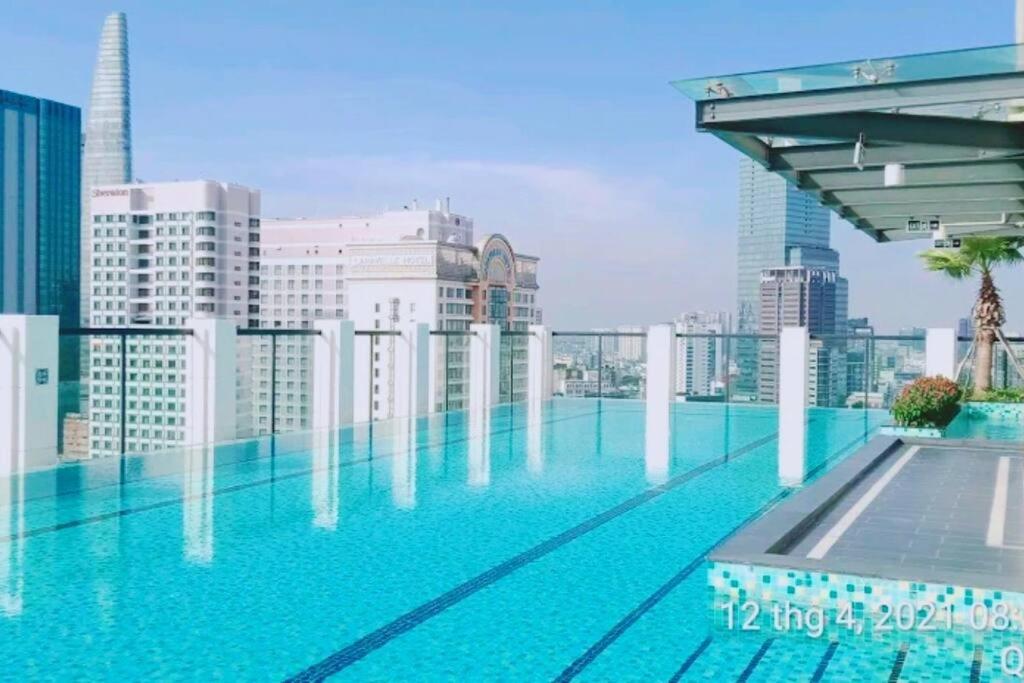 De Lux Madison Best Central 2 Bedrooms 2 Baths, Pool Gym