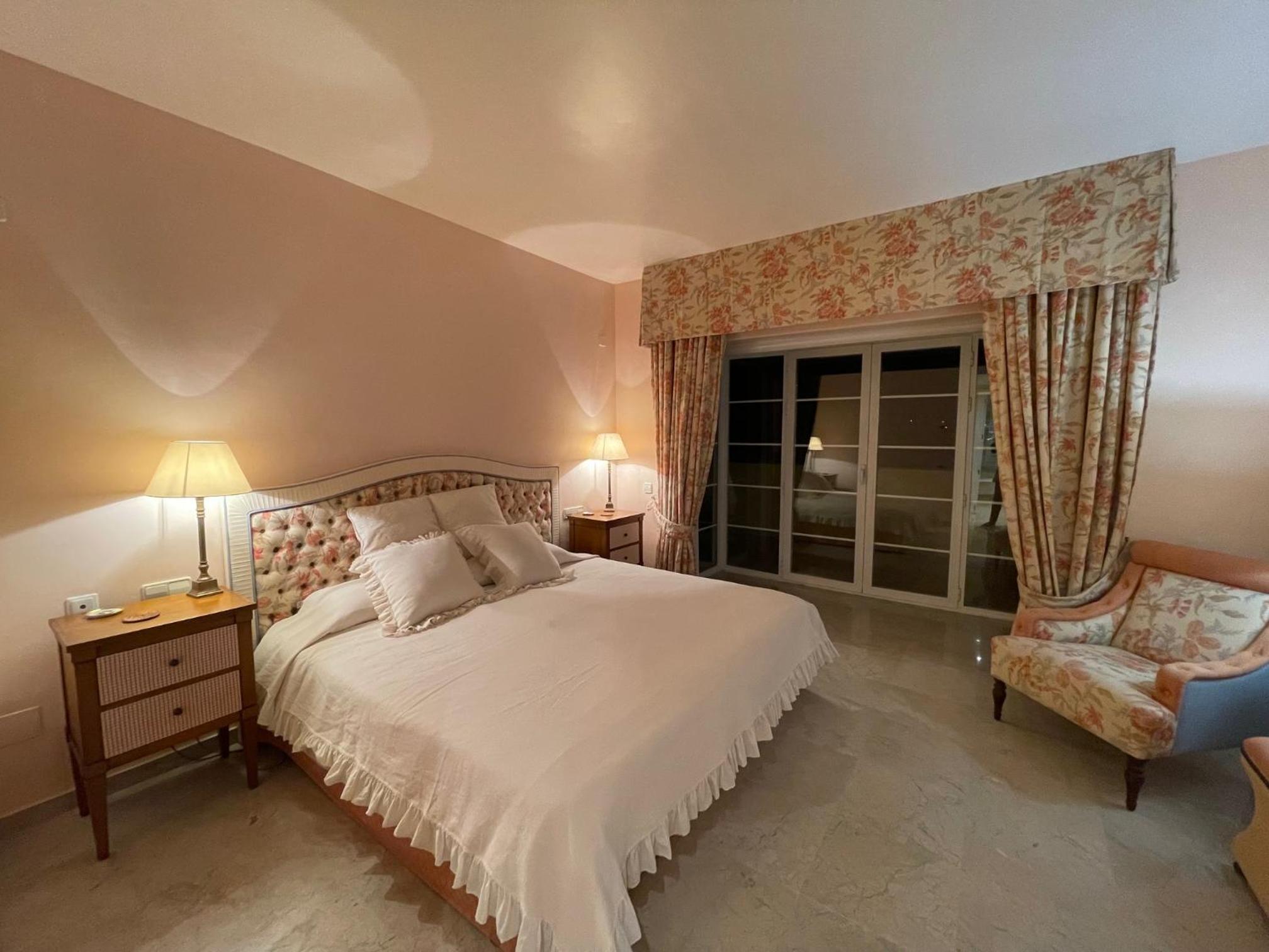 Golf Villa in Marbella, Frontline Golfvilla in RioReal Golf