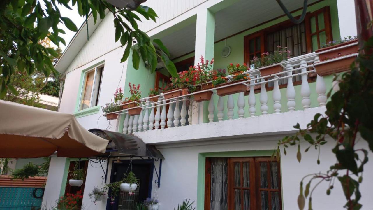 Guest house on Devyatnadtsataya