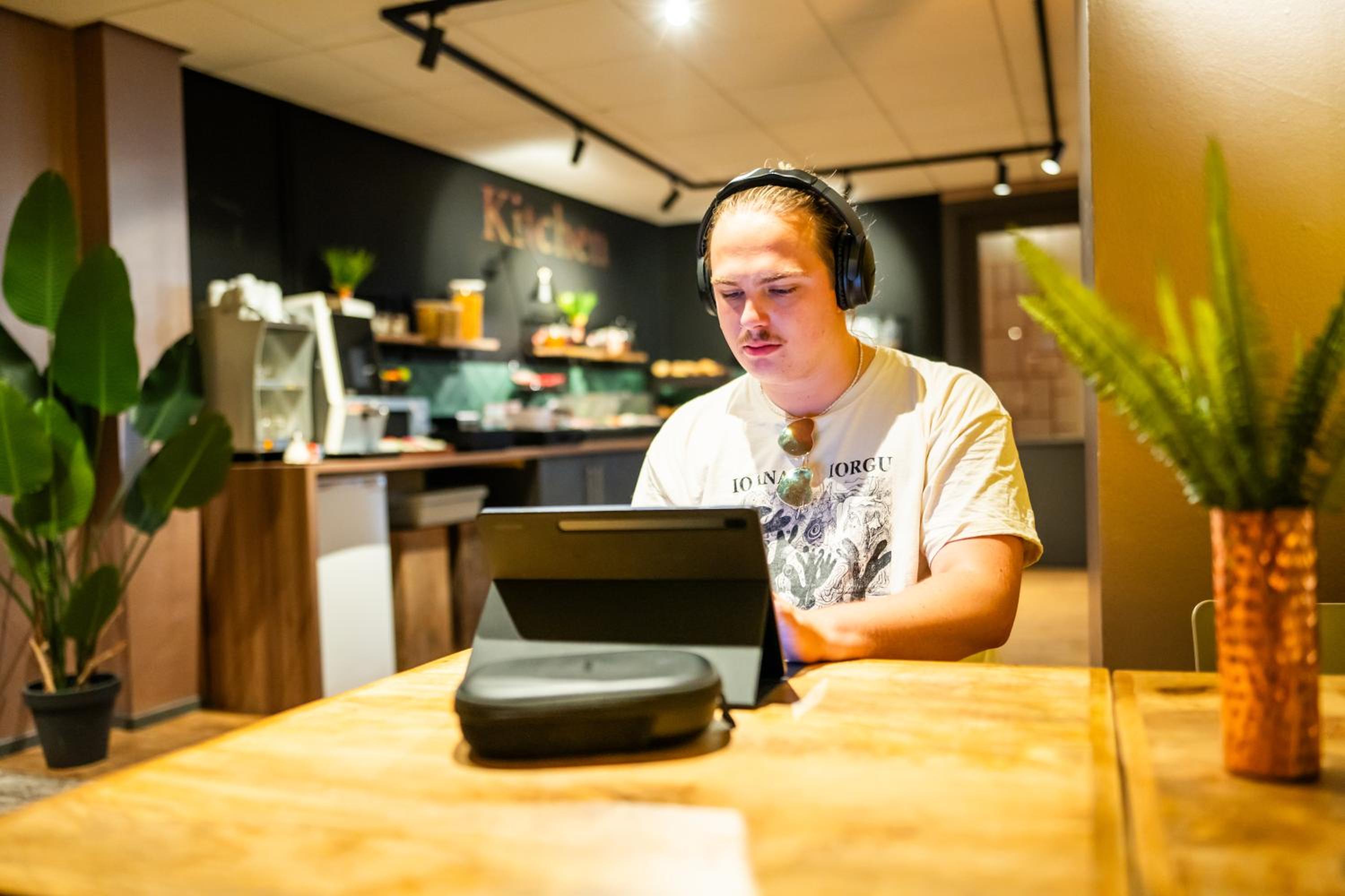 Bud Gett Hostels