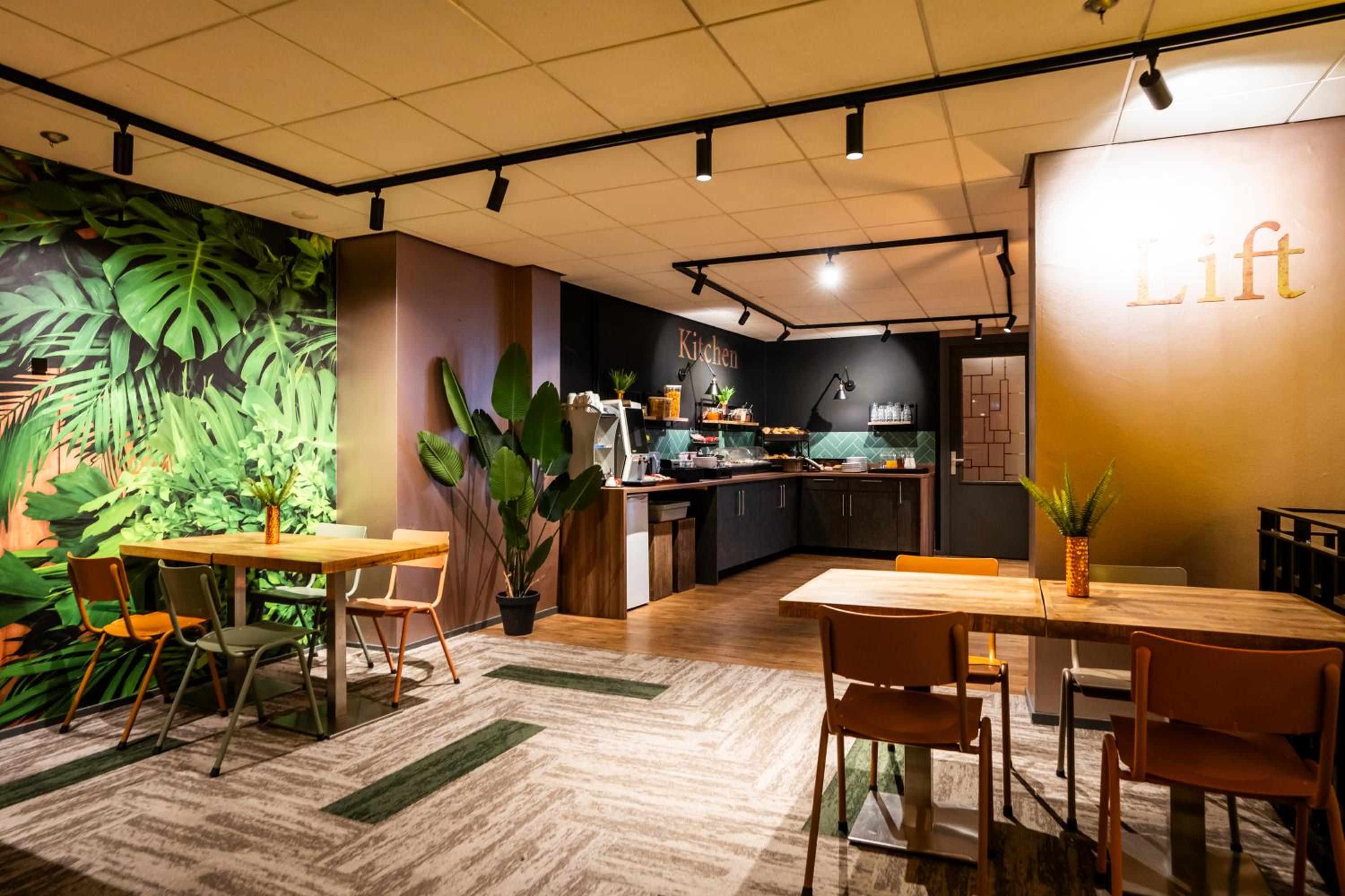 Bud Gett Hostels