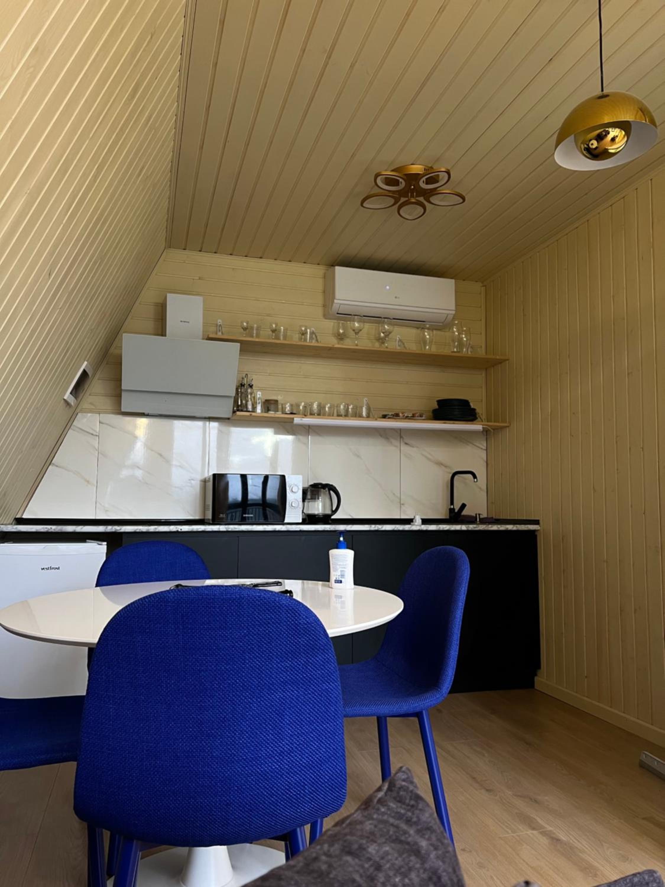 UkhutiEcoHouse