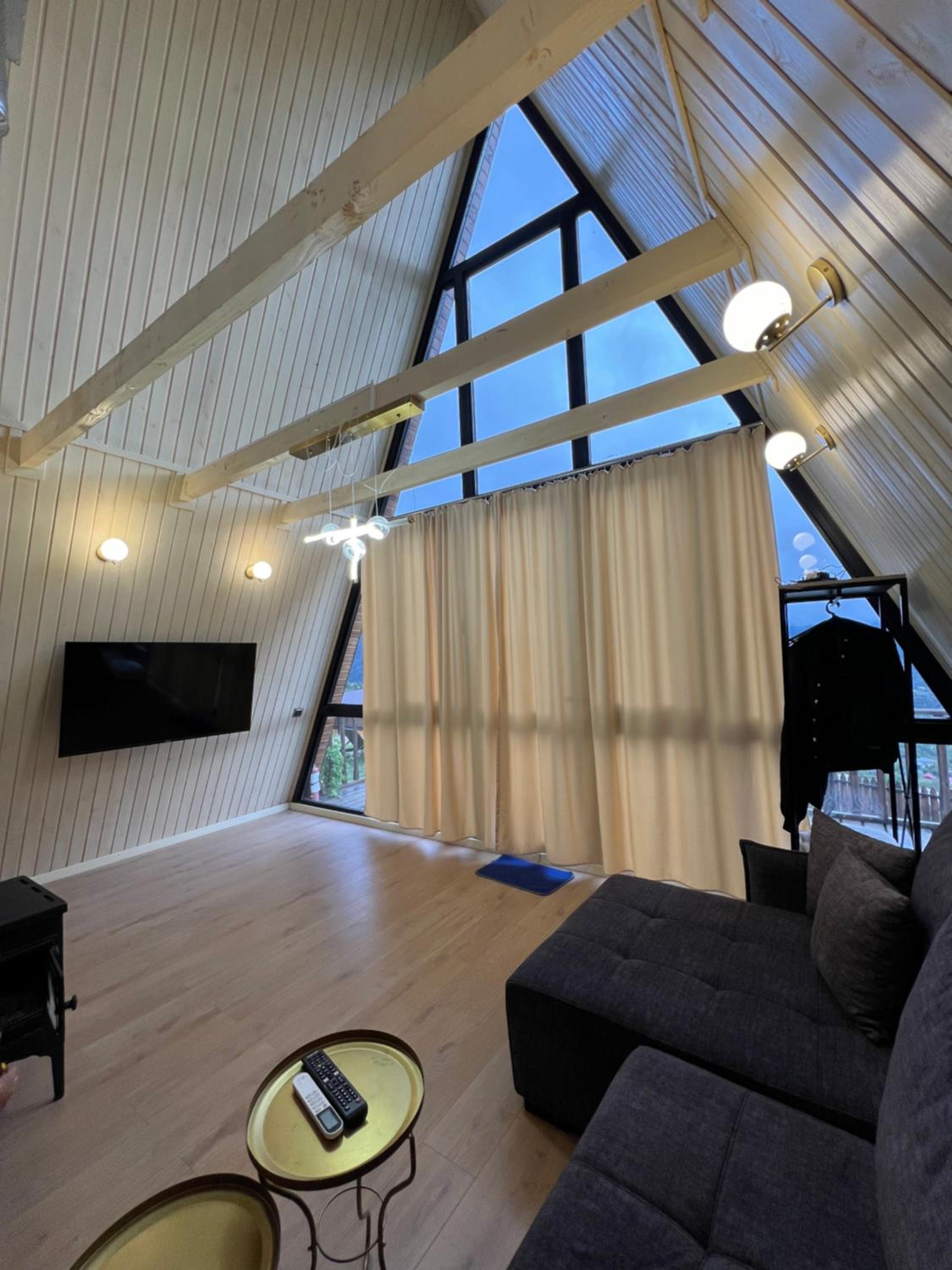 UkhutiEcoHouse