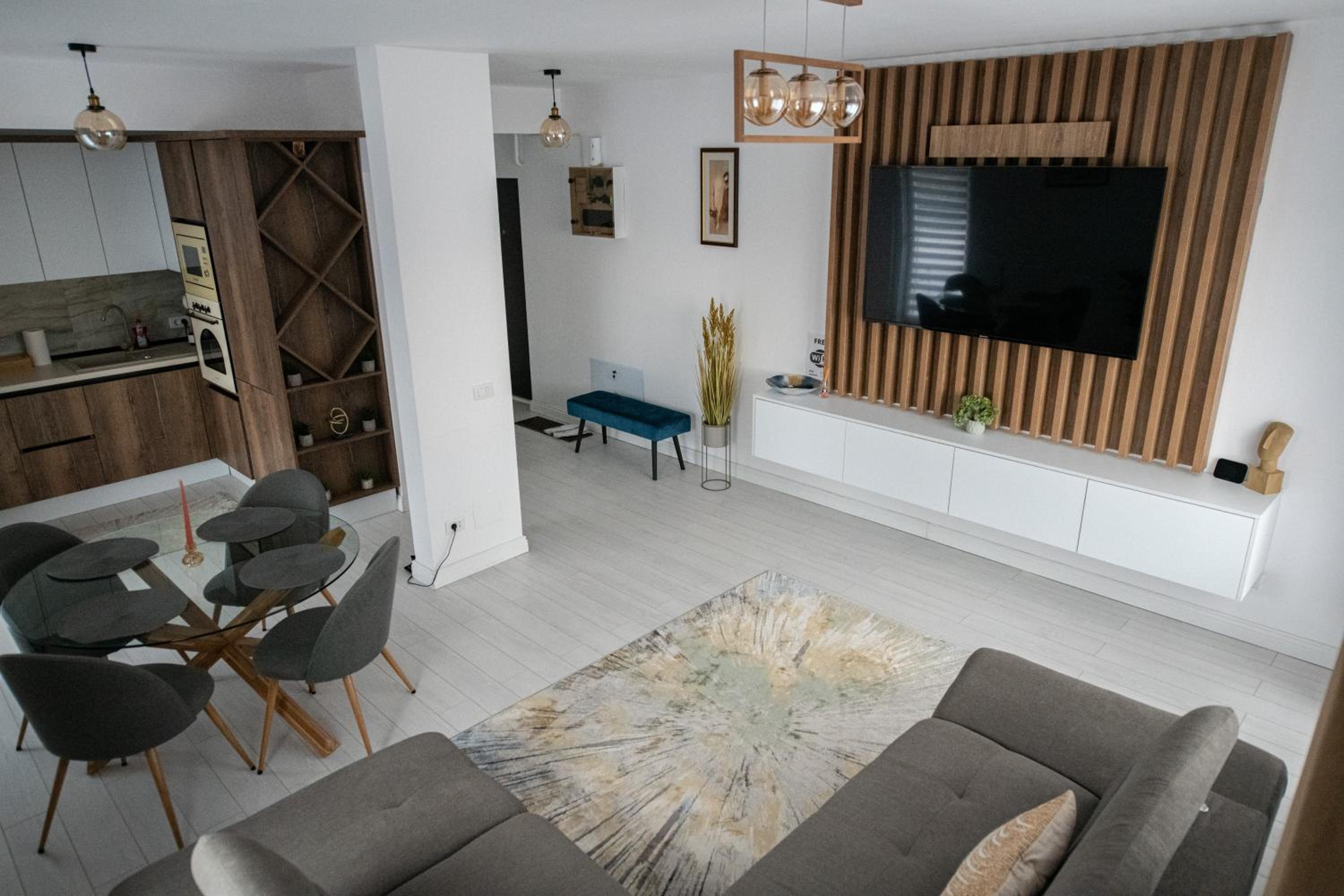 Luxury Designer Apartment - Romanescu Park view 4
