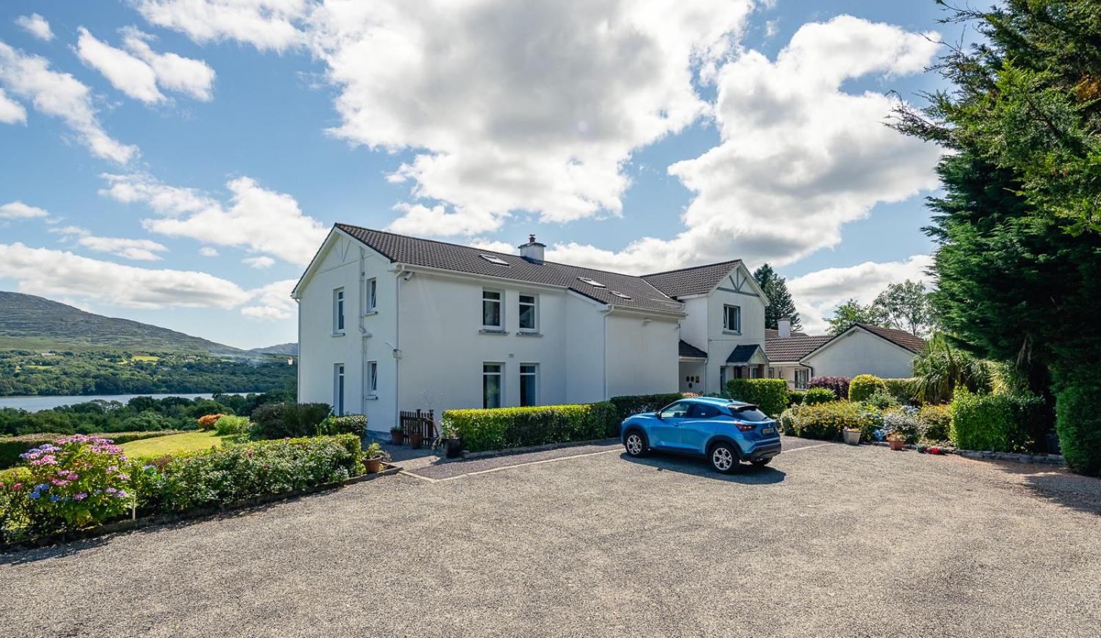 Large 5 bedroom home to sleep 10 people with wonderful sea views view 3