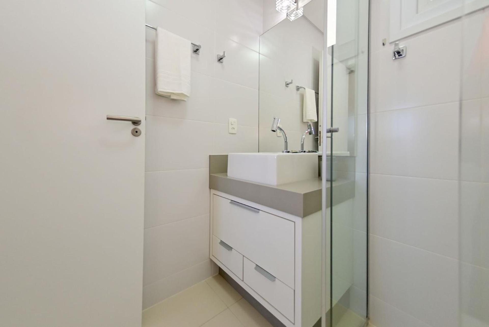 Espelho das Águas: Cond c/ Piscina Infinita PT3991