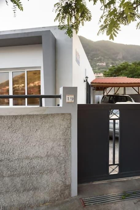 Casa Alves by Mth