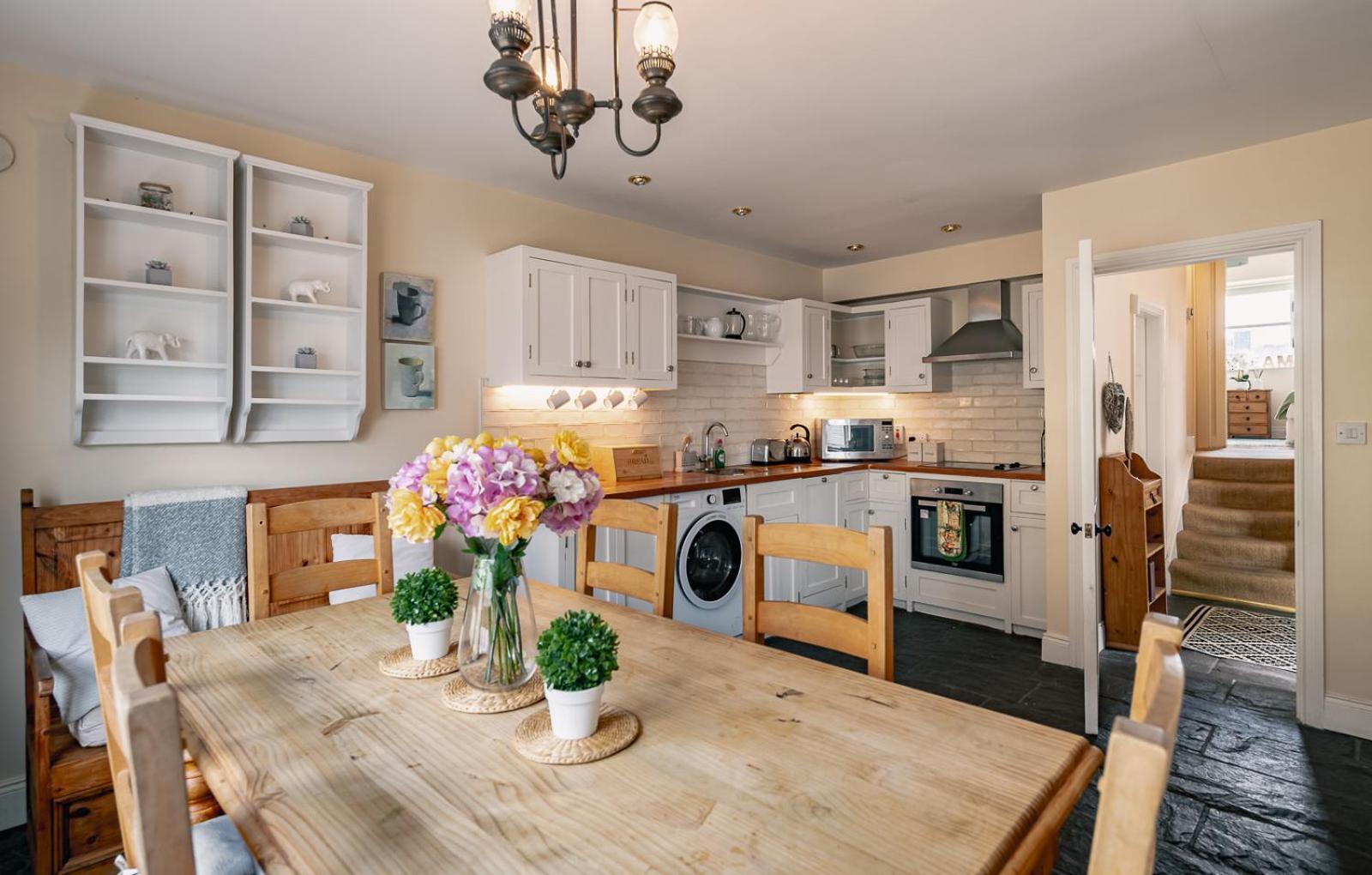 3 bedroom pet friendly home in the heart of Kenmare town view 3