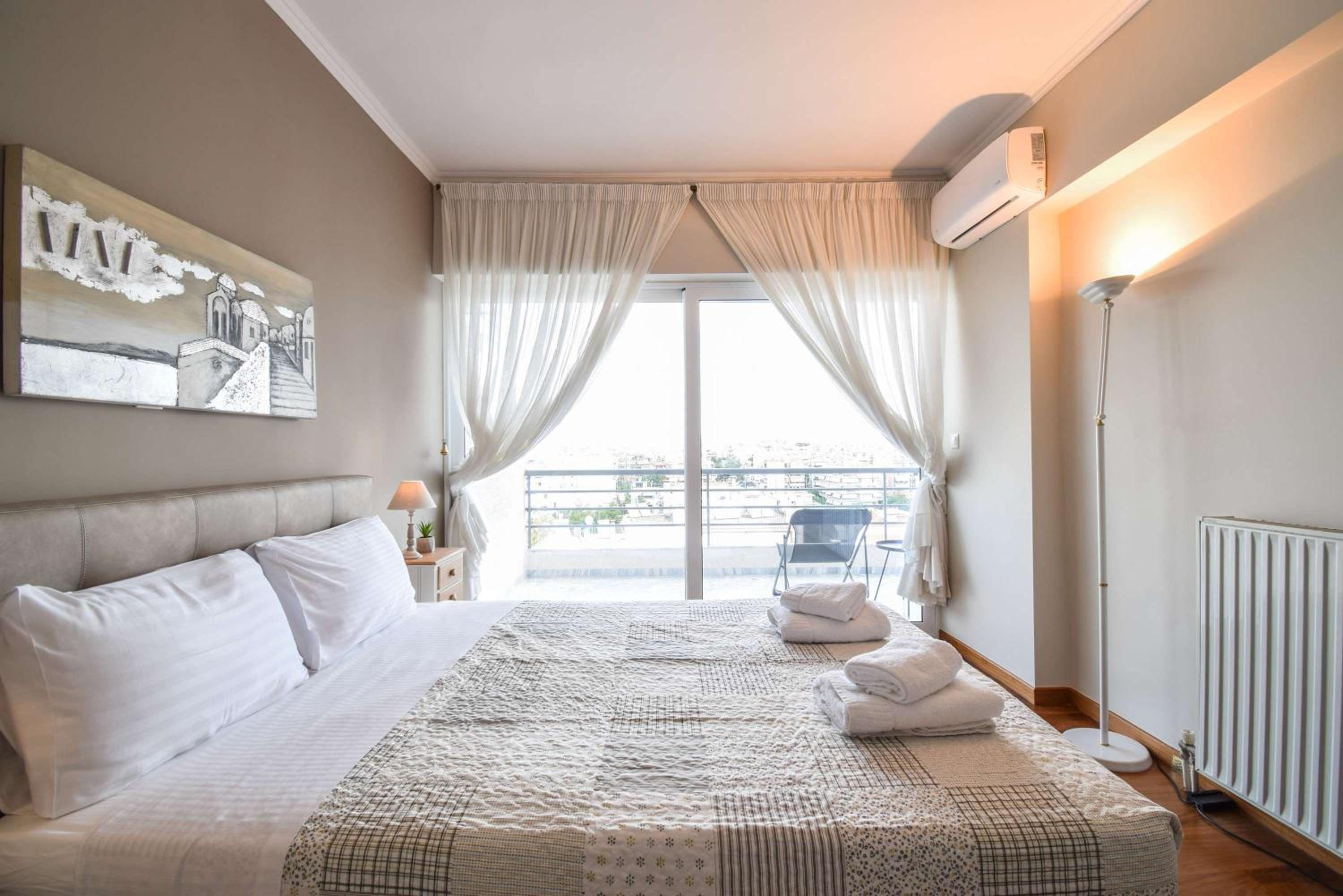 Alimos Luxury 3 Bd Apt with Stunning Views photo 4