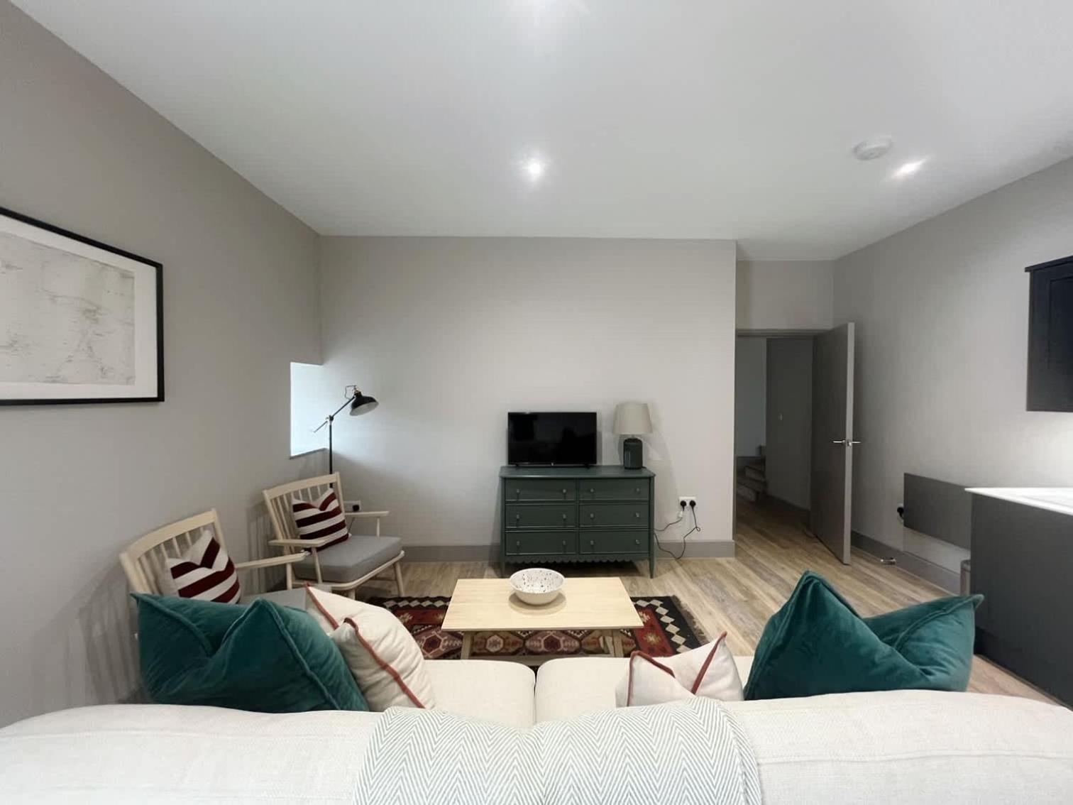 Number 5 Clevedon, photo 23