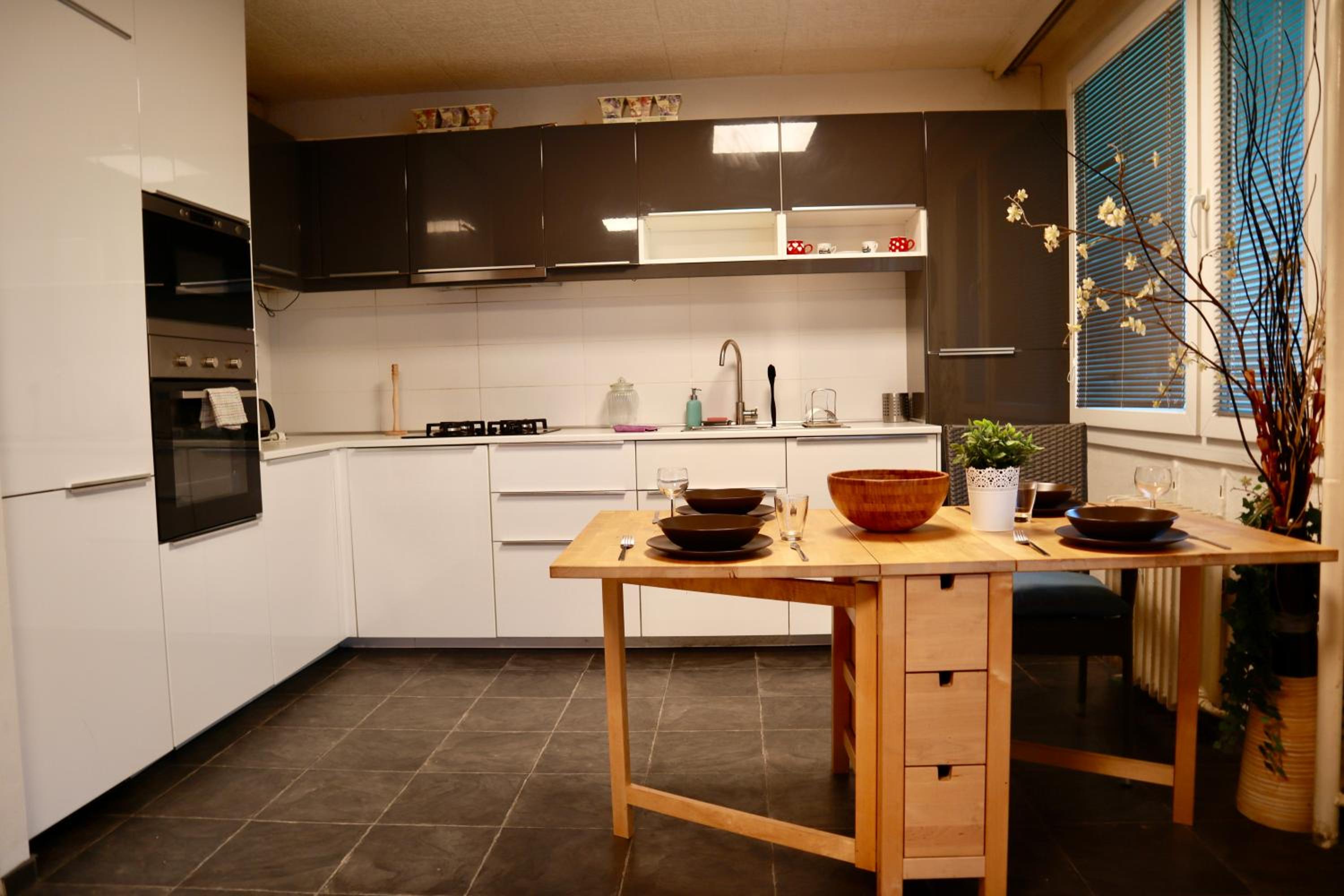Family cozy Apartment metro access