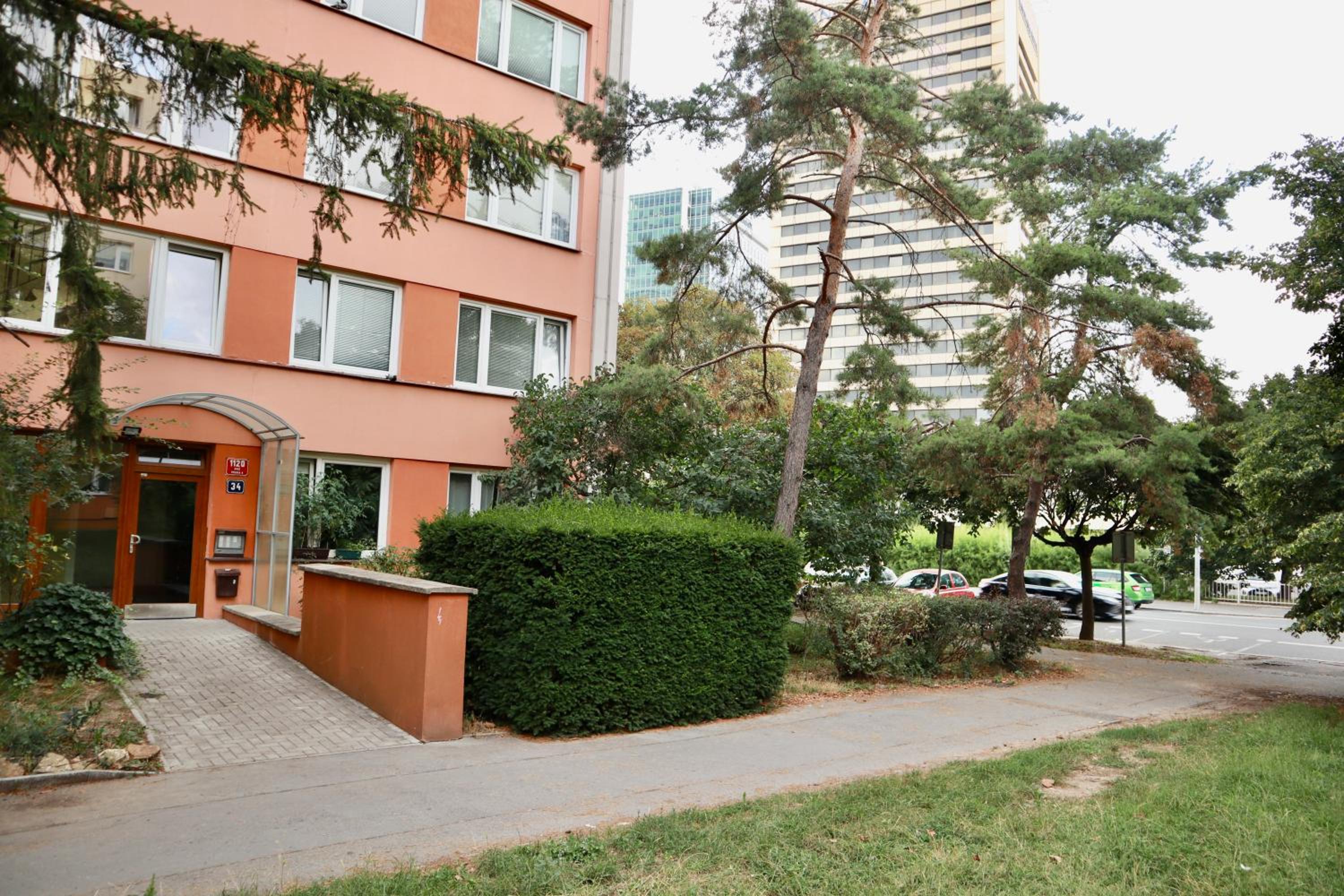 Family cozy Apartment metro access
