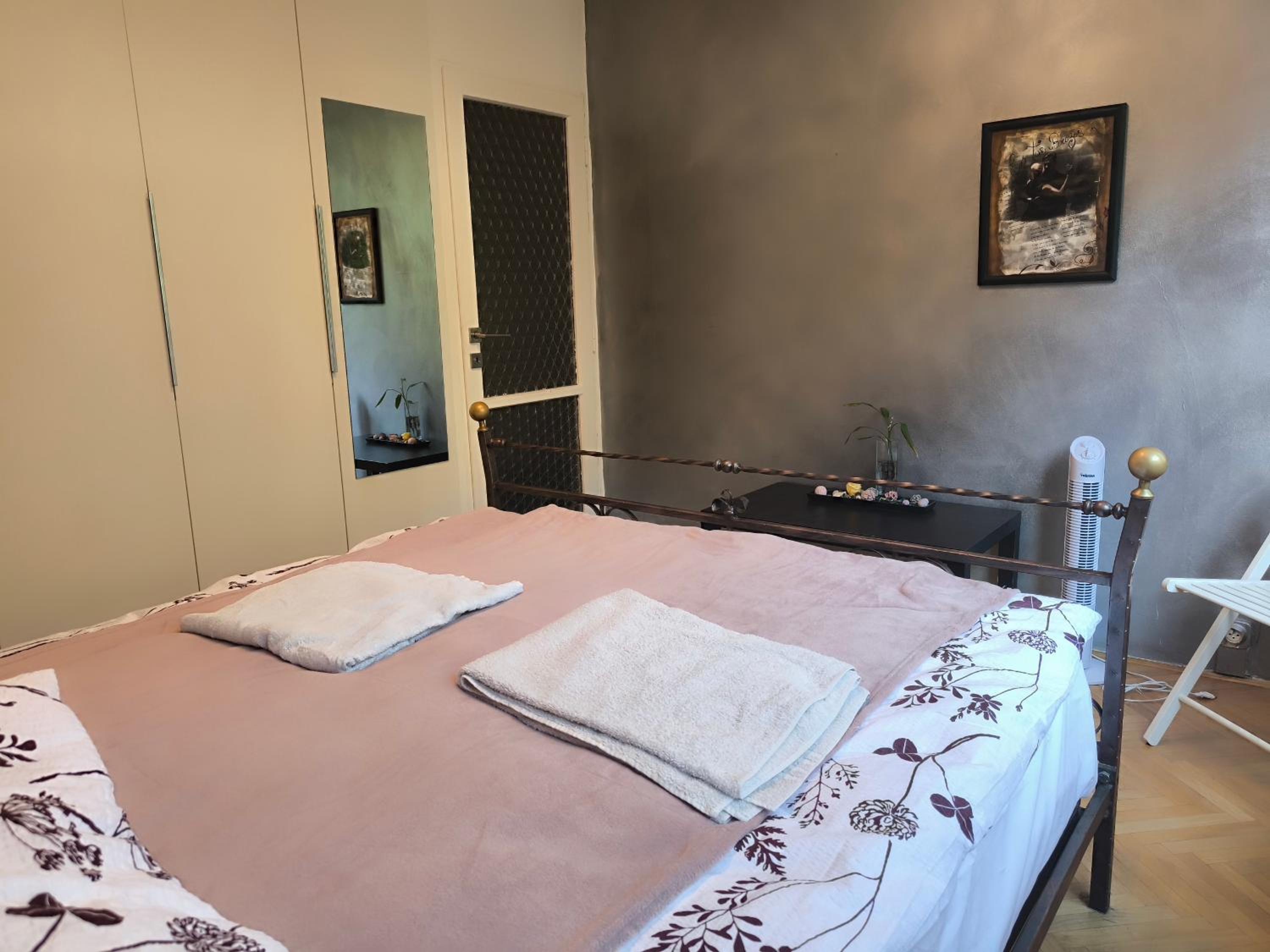 Family cozy Apartment metro access