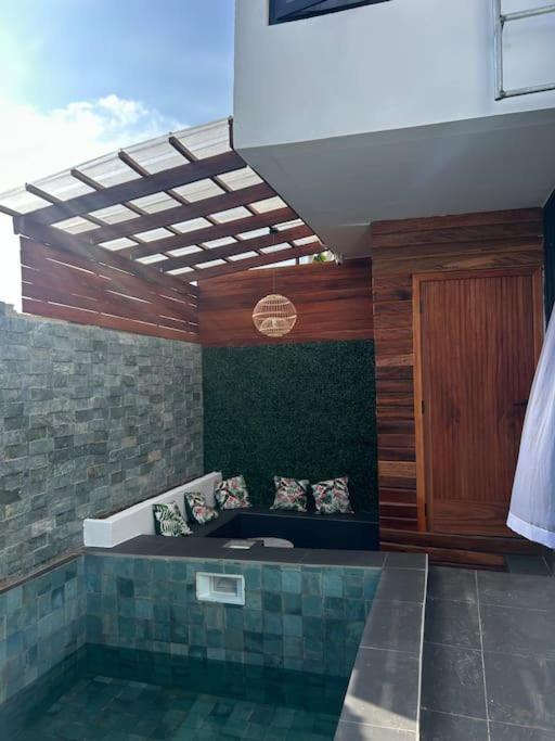Jayce Museum-villa w swimming pool at East-Trasacco