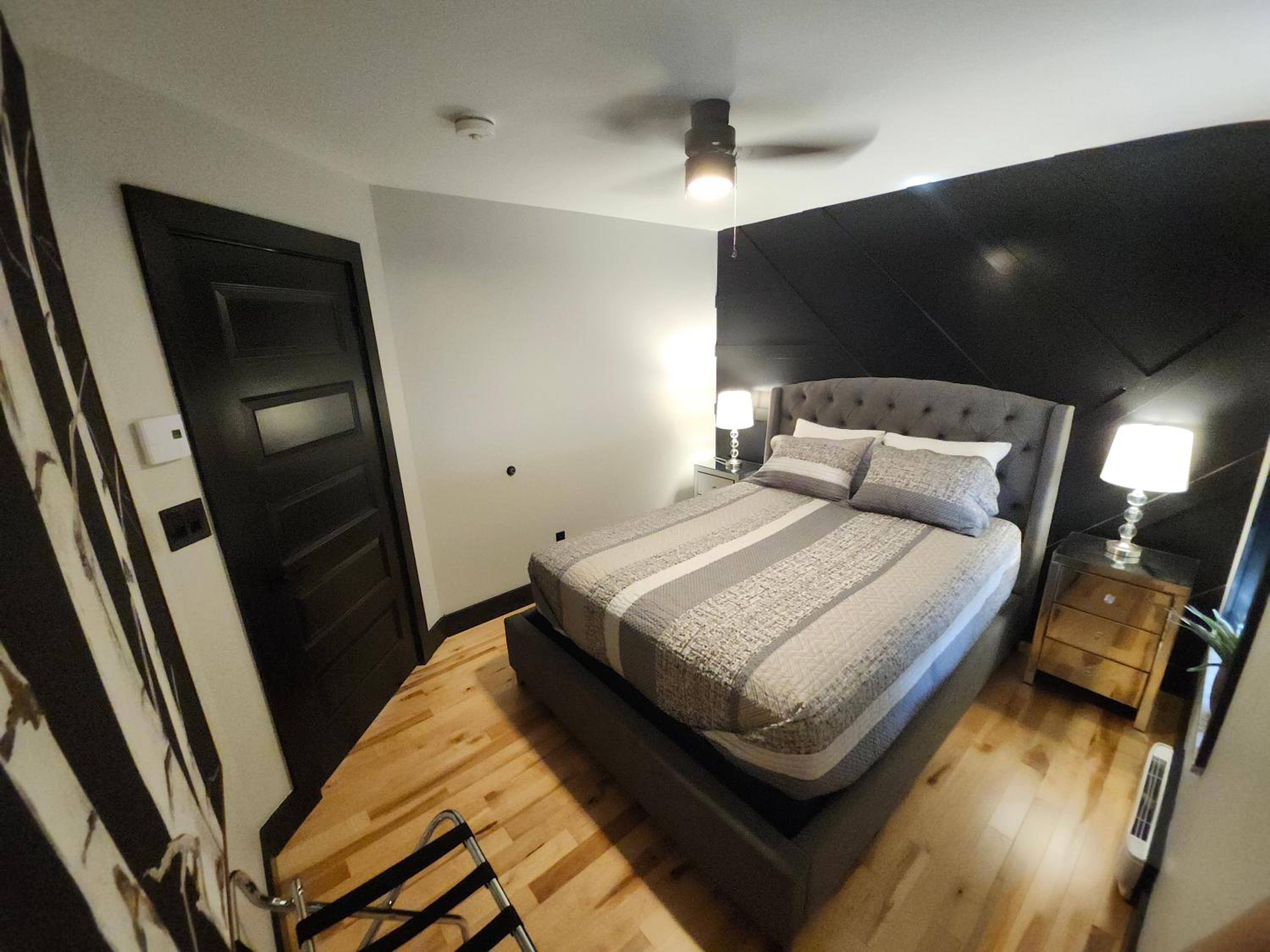 BAYSIDE RESORT, 2 O'CLOCK SUITES