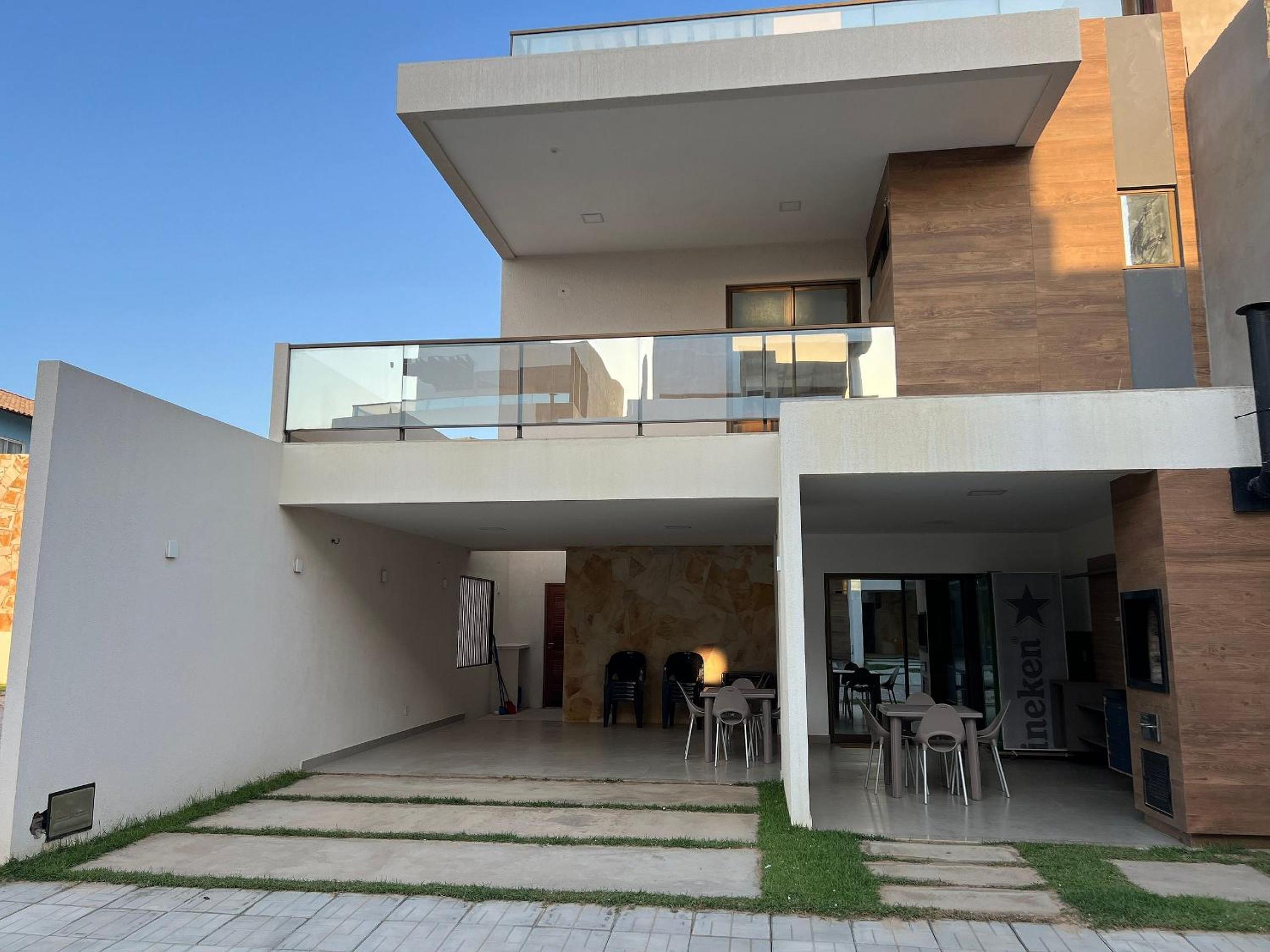 Casa de luxo em condomínio pé na areia com 4 suítes, roftoop com jacuzzi e vista para o mar