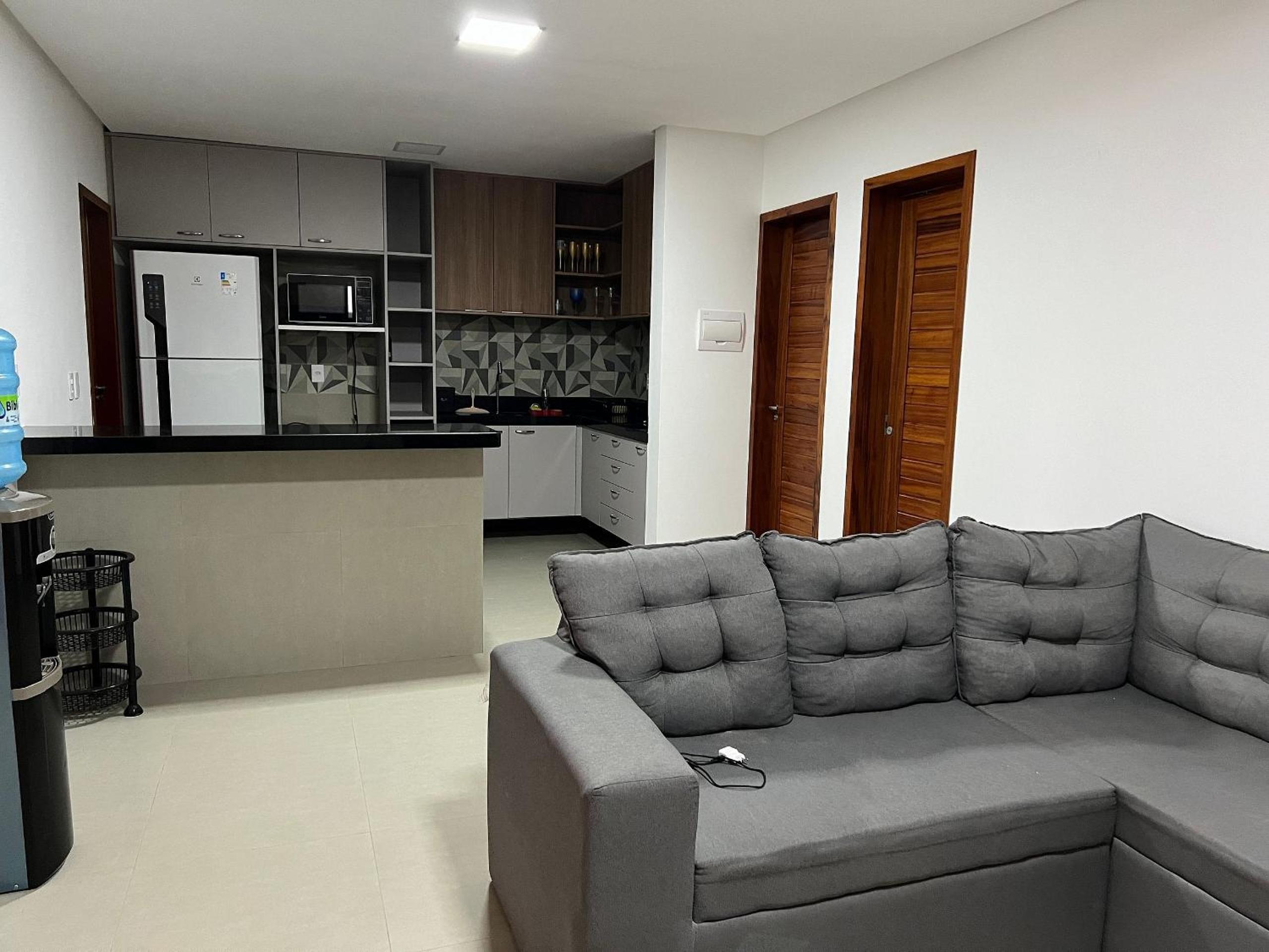 Casa de luxo em condomínio pé na areia com 4 suítes, roftoop com jacuzzi e vista para o mar