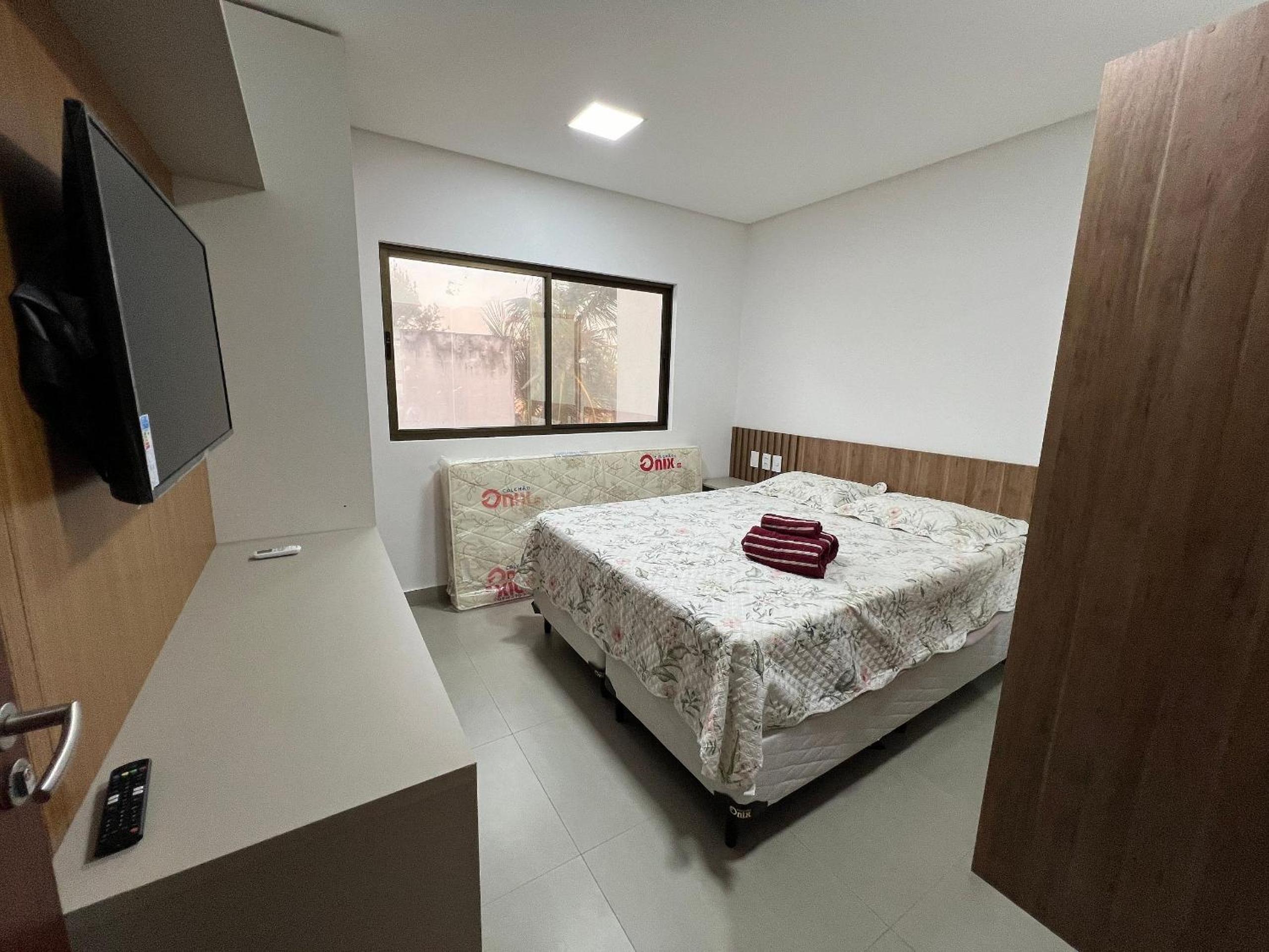 Casa de luxo em condomínio pé na areia com 4 suítes, roftoop com jacuzzi e vista para o mar