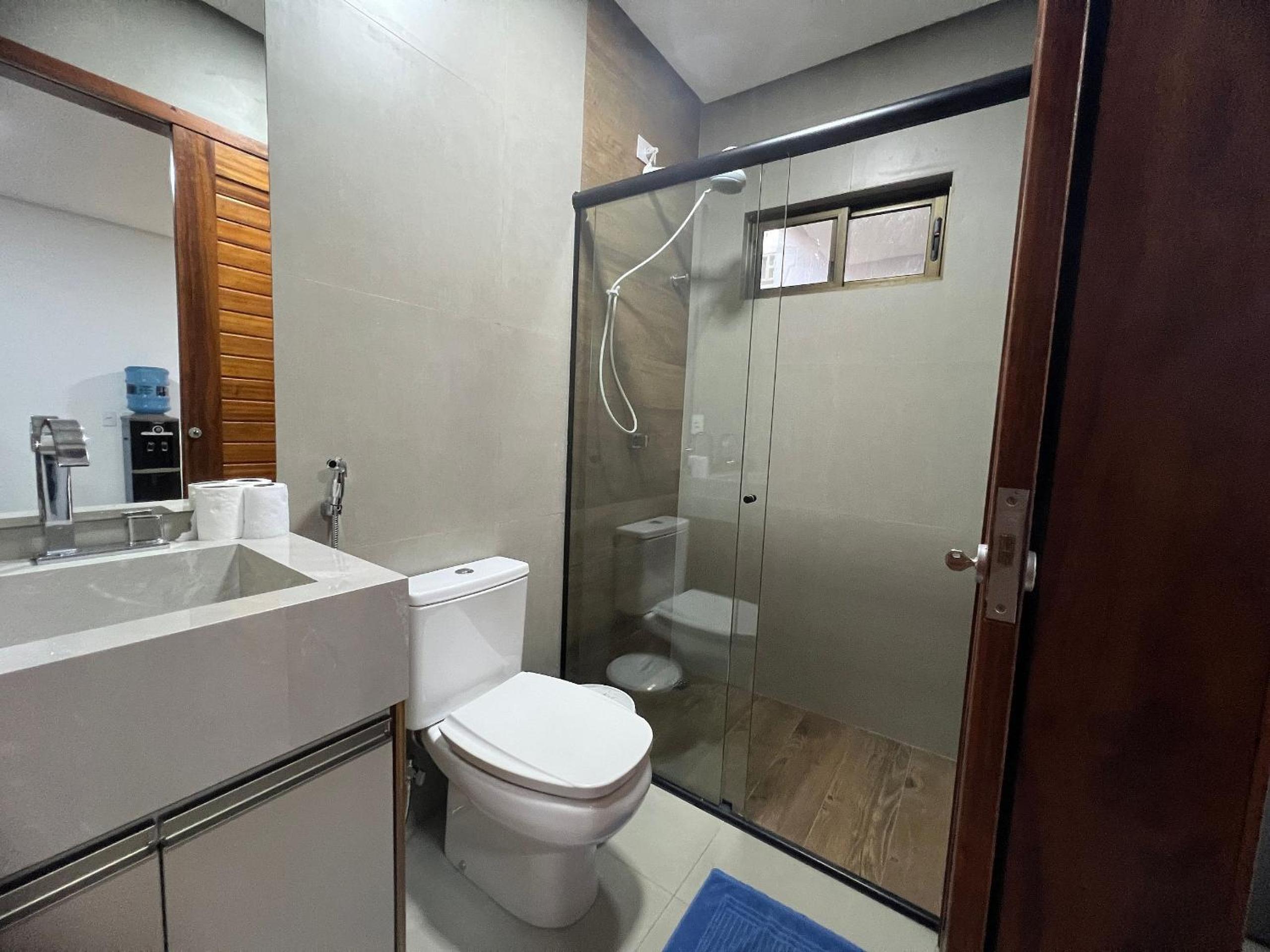 Casa de luxo em condomínio pé na areia com 4 suítes, roftoop com jacuzzi e vista para o mar