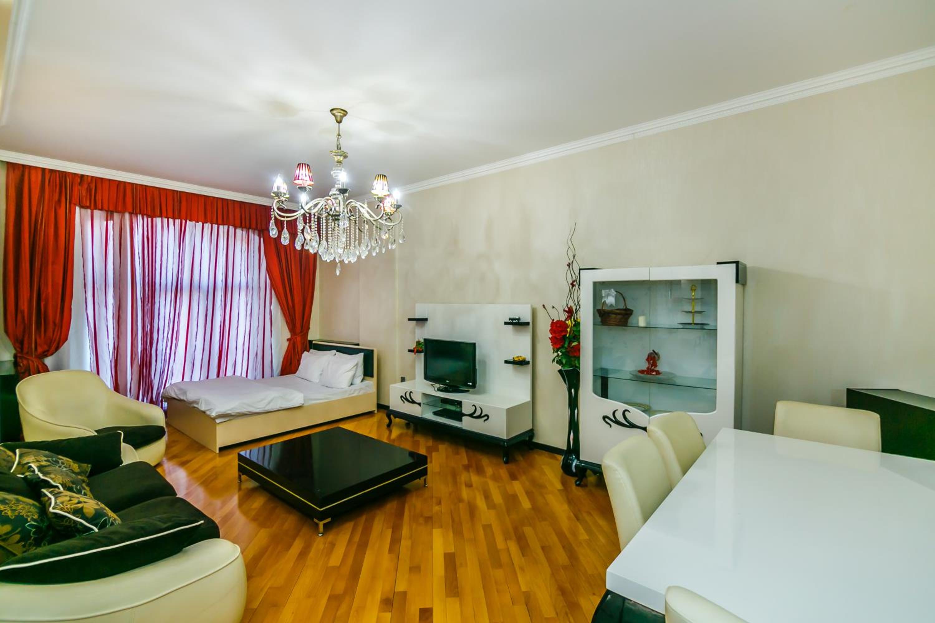 SEA VIEW HOTEL APARTMENT ViP MC DONALD'S