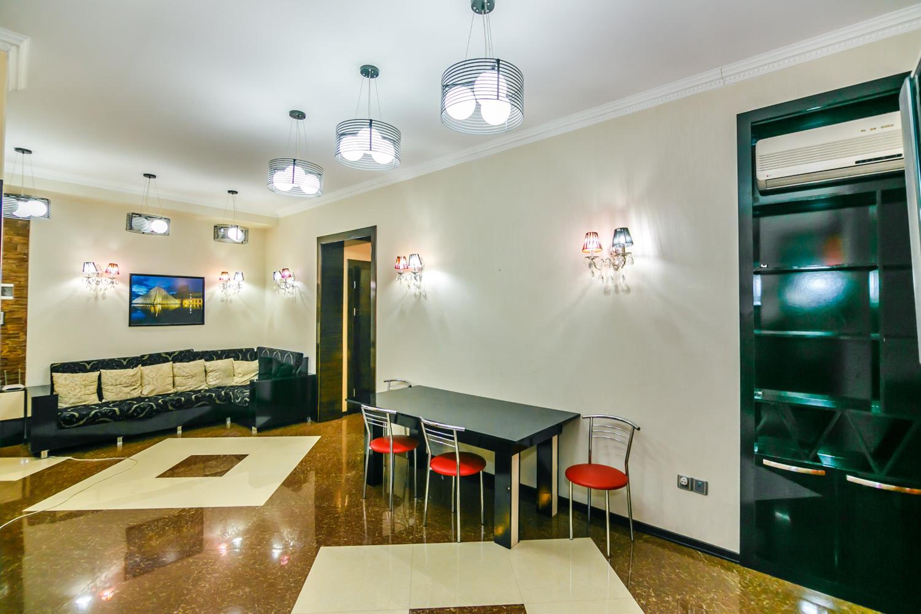 SEA VIEW HOTEL APARTMENT ViP MC DONALD'S